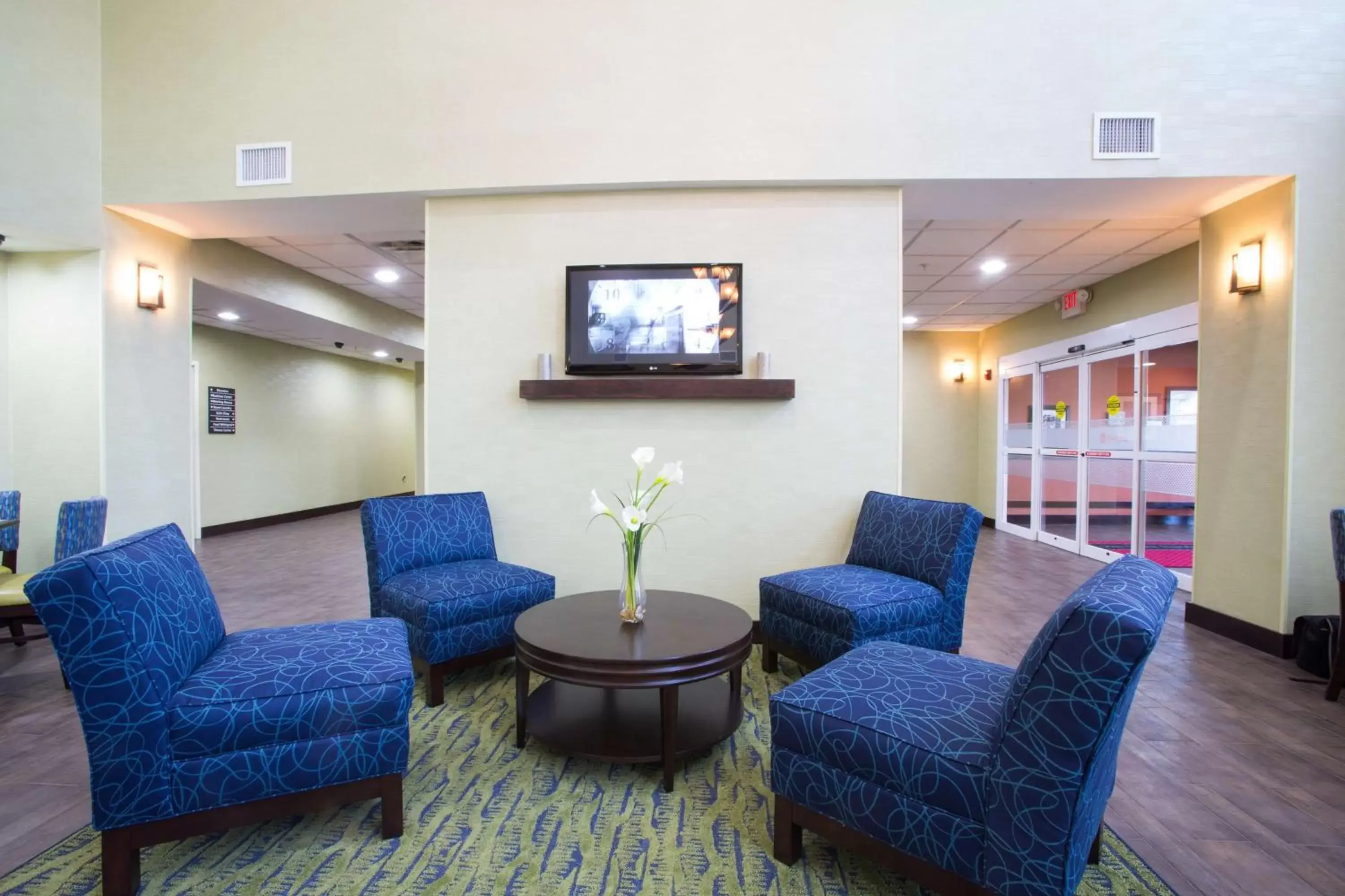 Lobby or reception, Seating Area in Hampton Inn & Suites Savannah - I-95 South - Gateway