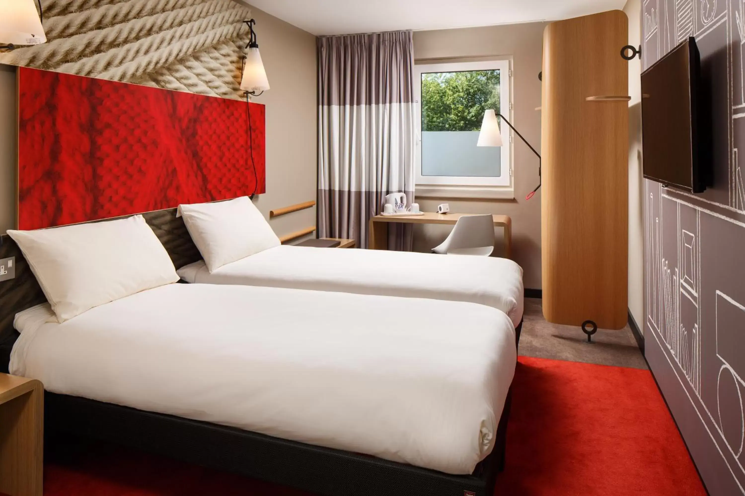 Twin Room in ibis Coventry Centre Twin Room in ibis Coventry Centre