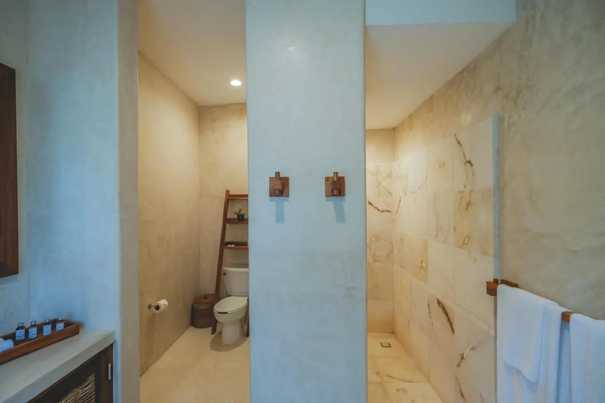 Bathroom in Wakax Hacienda - Cenote & Boutique Hotel