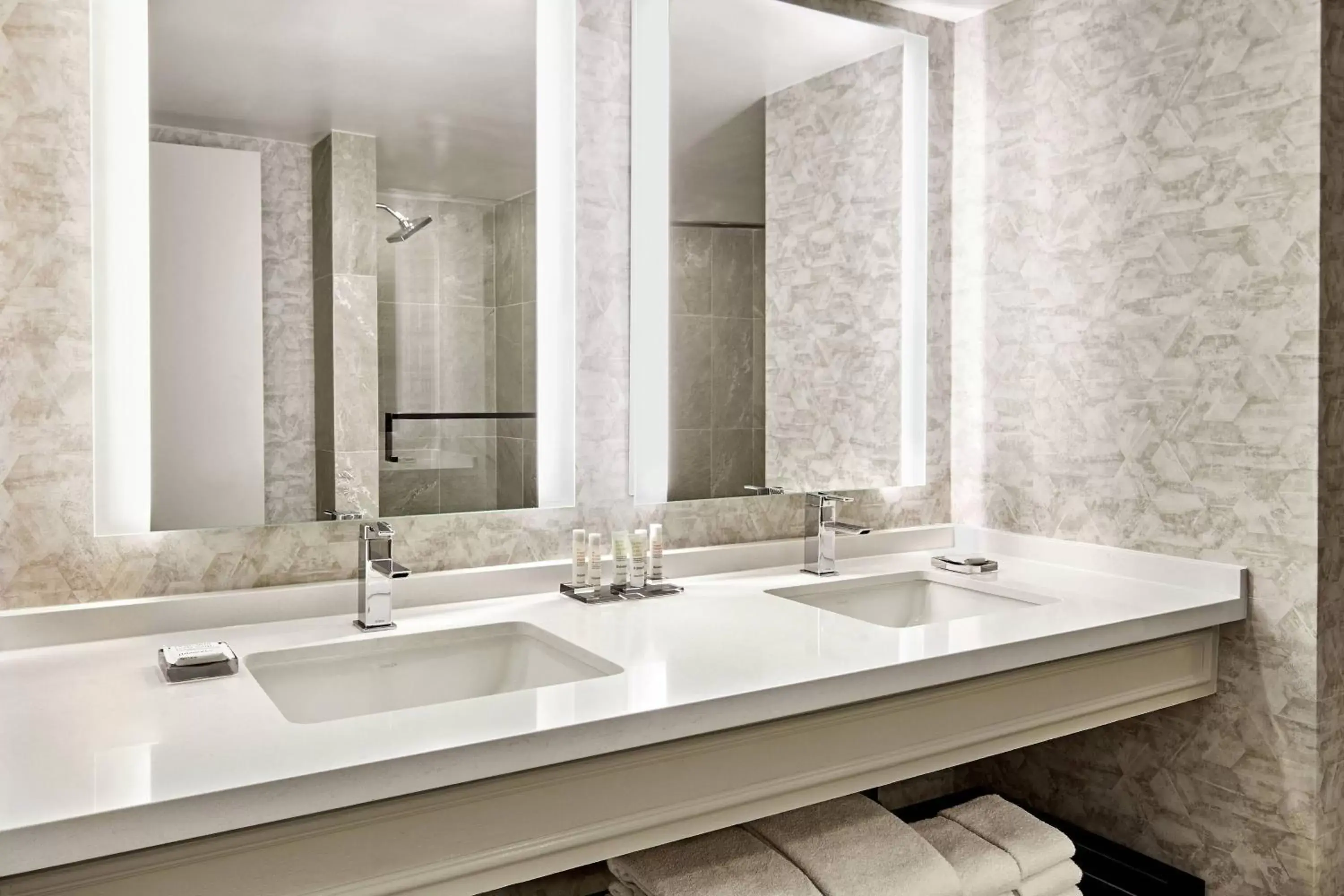 Queen Room with Two Queen Beds - Hearing Accessible in San Antonio Marriott Rivercenter on the River Walk Queen Room with Two Queen Beds - Hearing Accessible in San Antonio Marriott Rivercenter on the River Walk