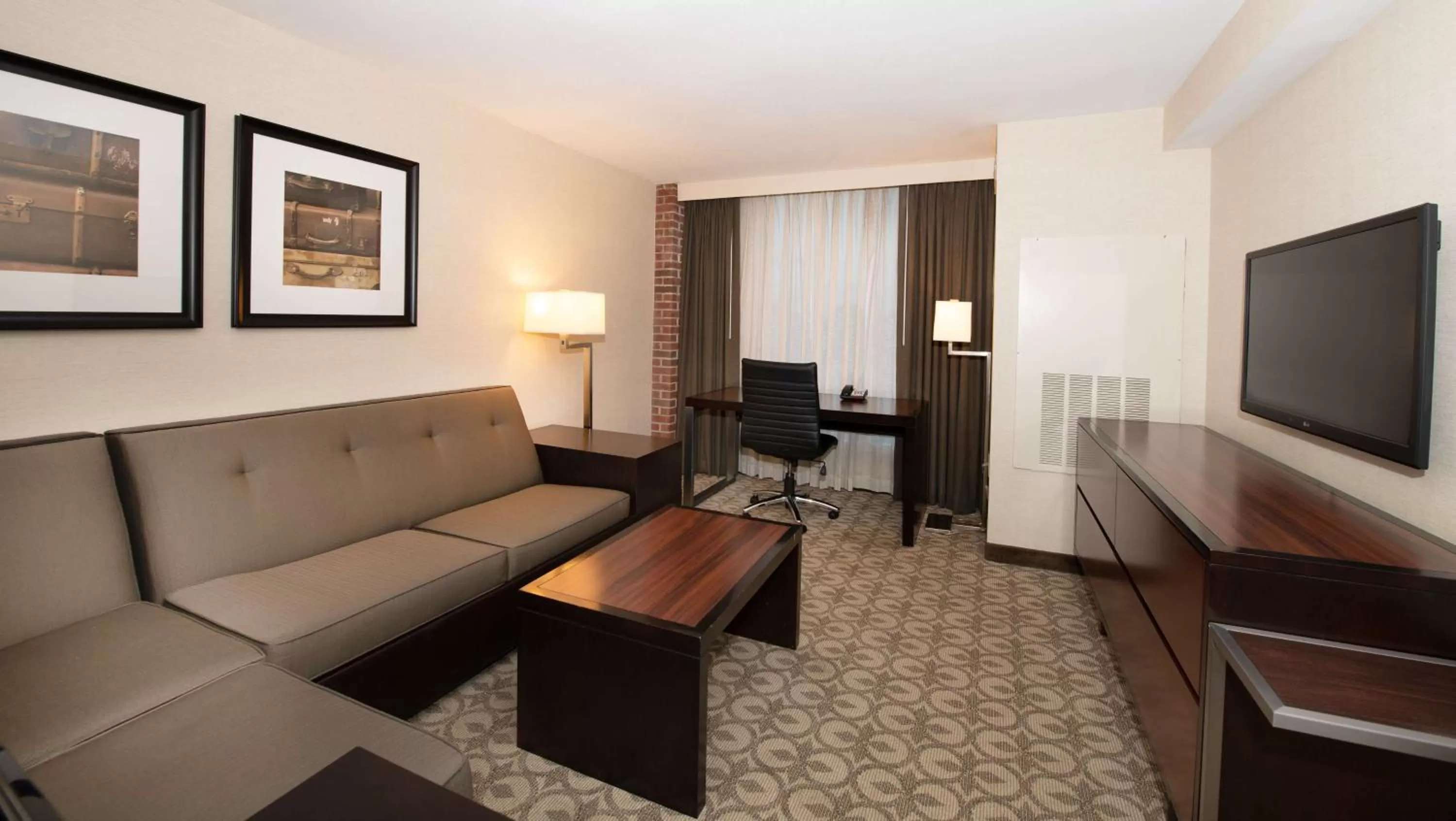 Bedroom in DoubleTree Hotel & Suites Charleston Airport