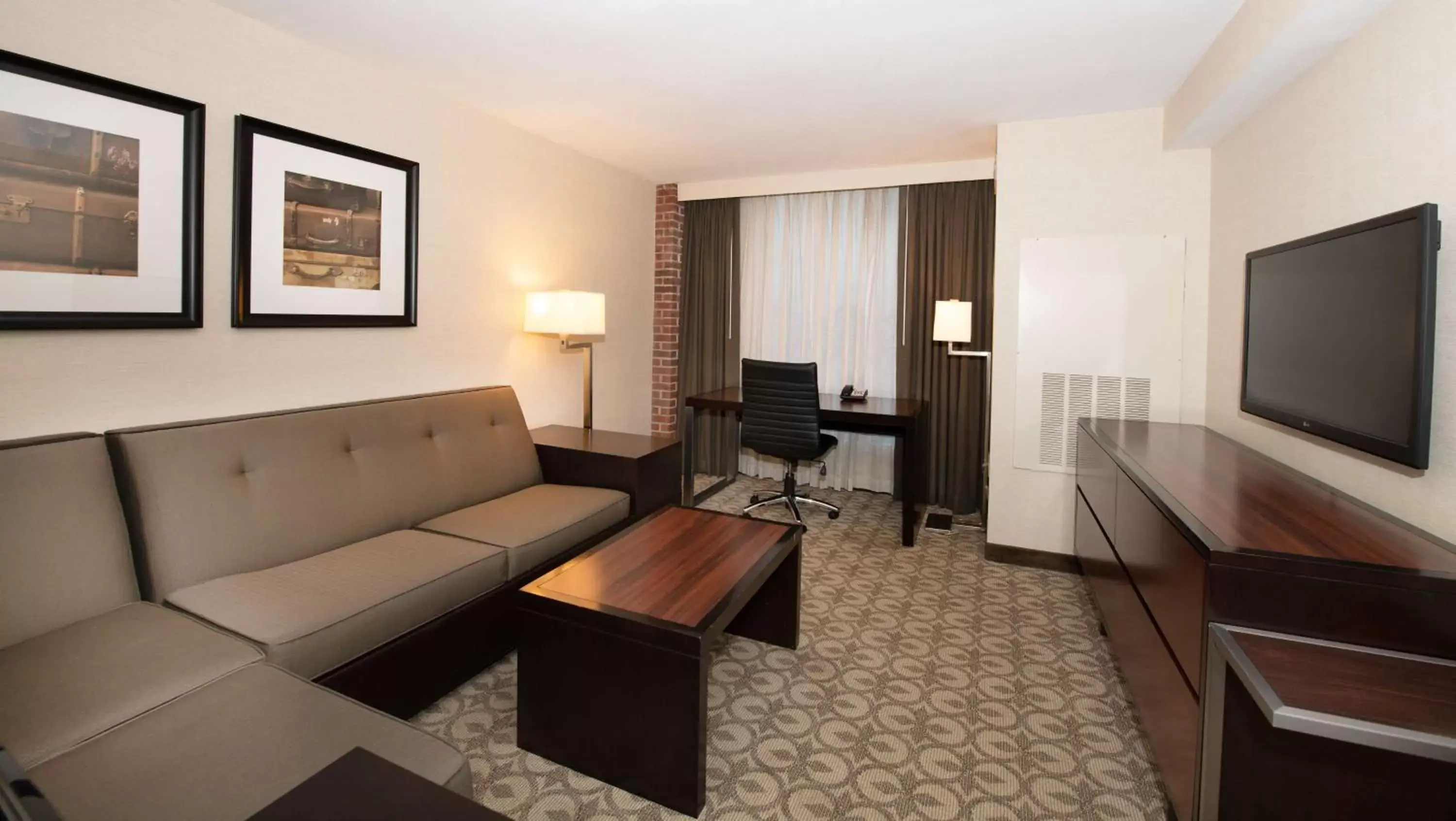 Bedroom, Seating Area in DoubleTree Hotel & Suites Charleston Airport