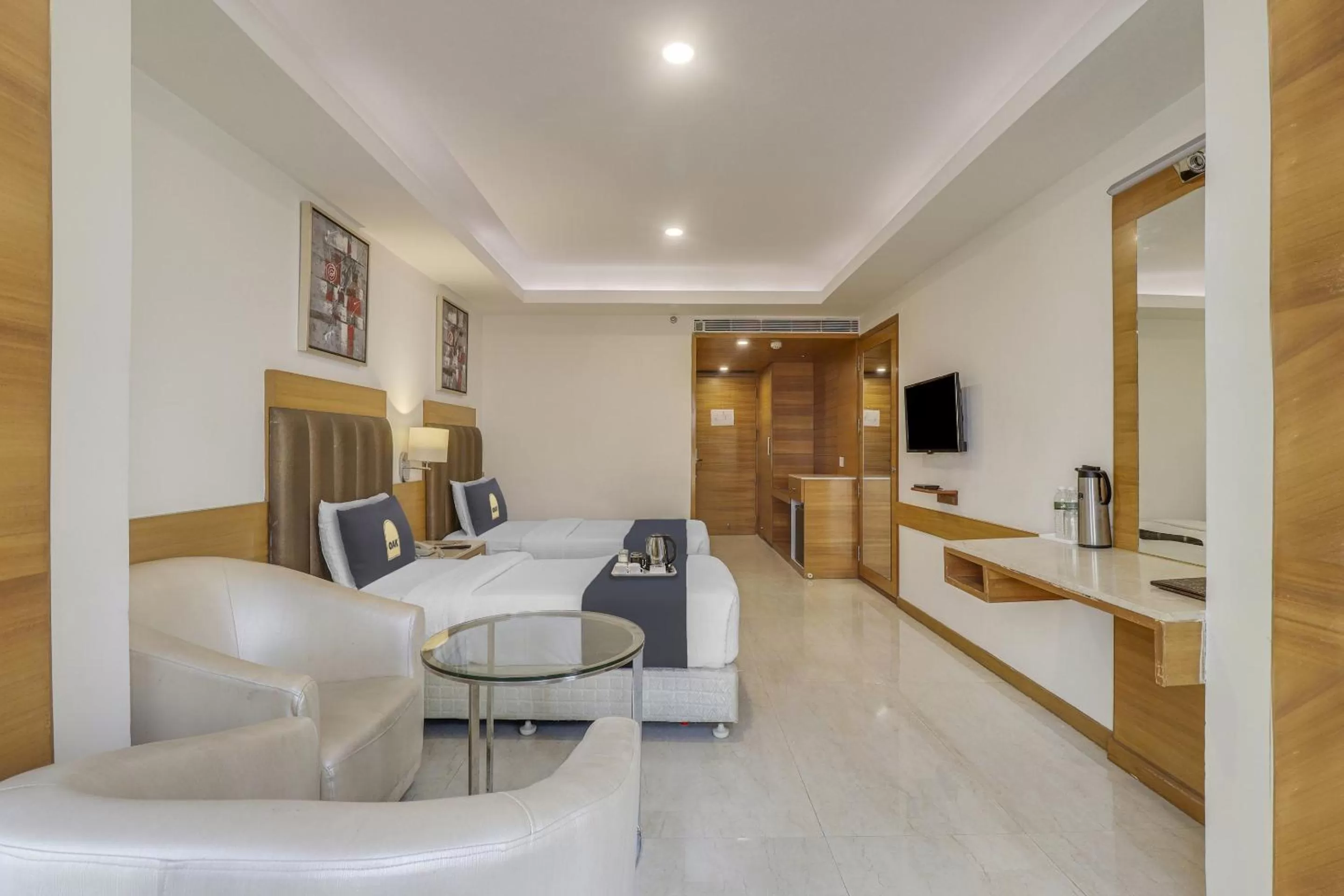 Bedroom, Seating Area in Palette - Hotel Chennai La Palace