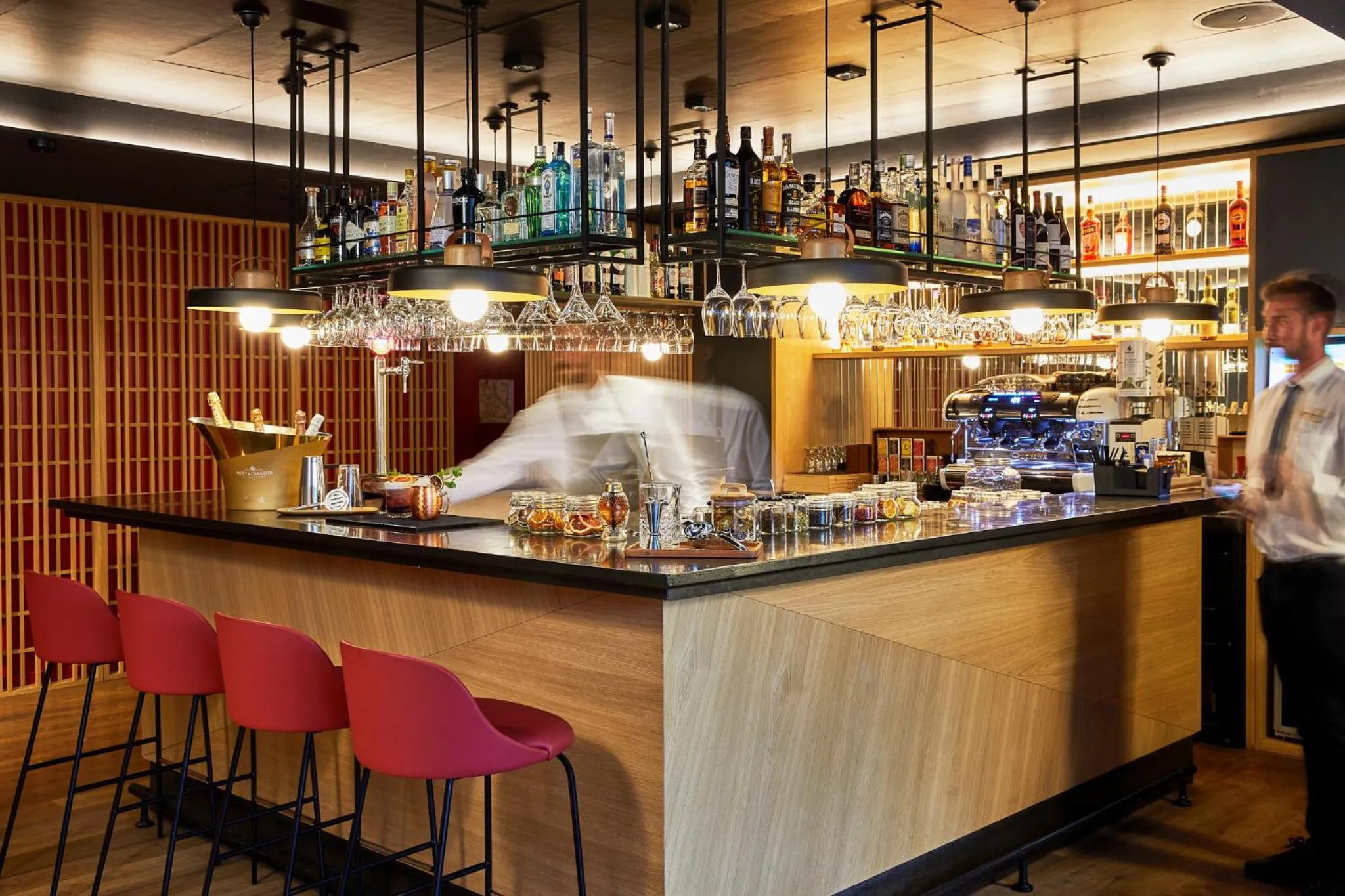 Lounge or bar in Park Piolets MountainHotel & Spa