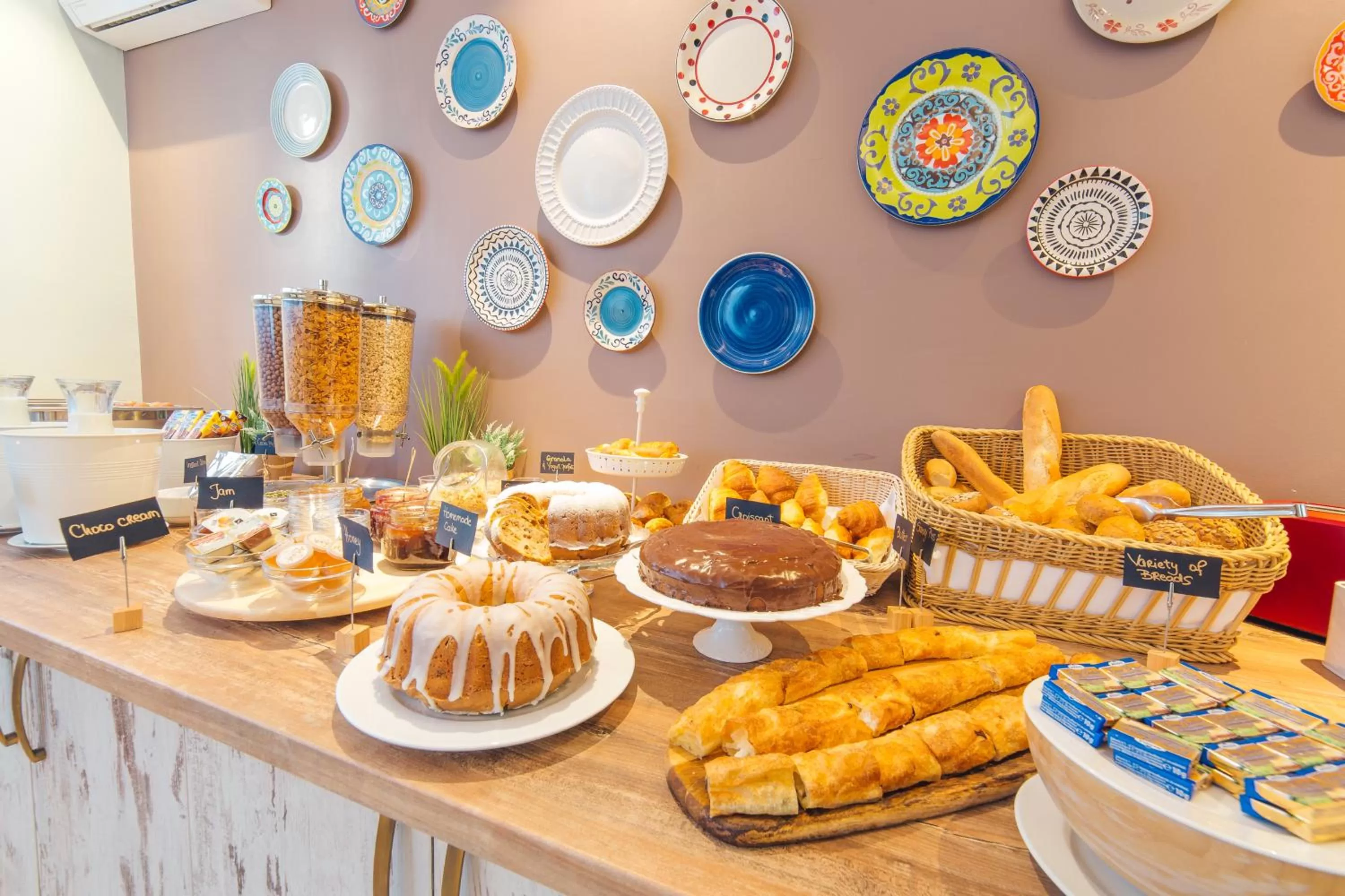 Food and drinks in Garni Hotel Mint