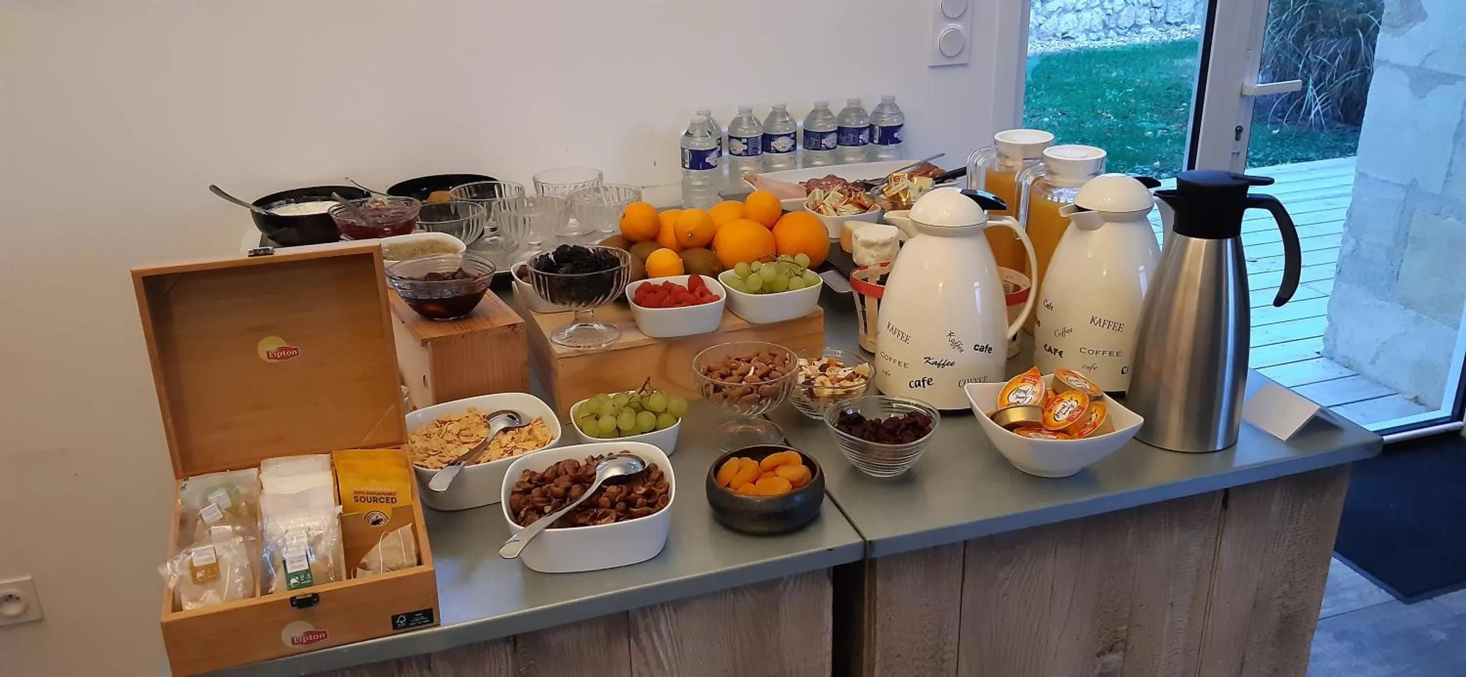 Breakfast in Chateau La France