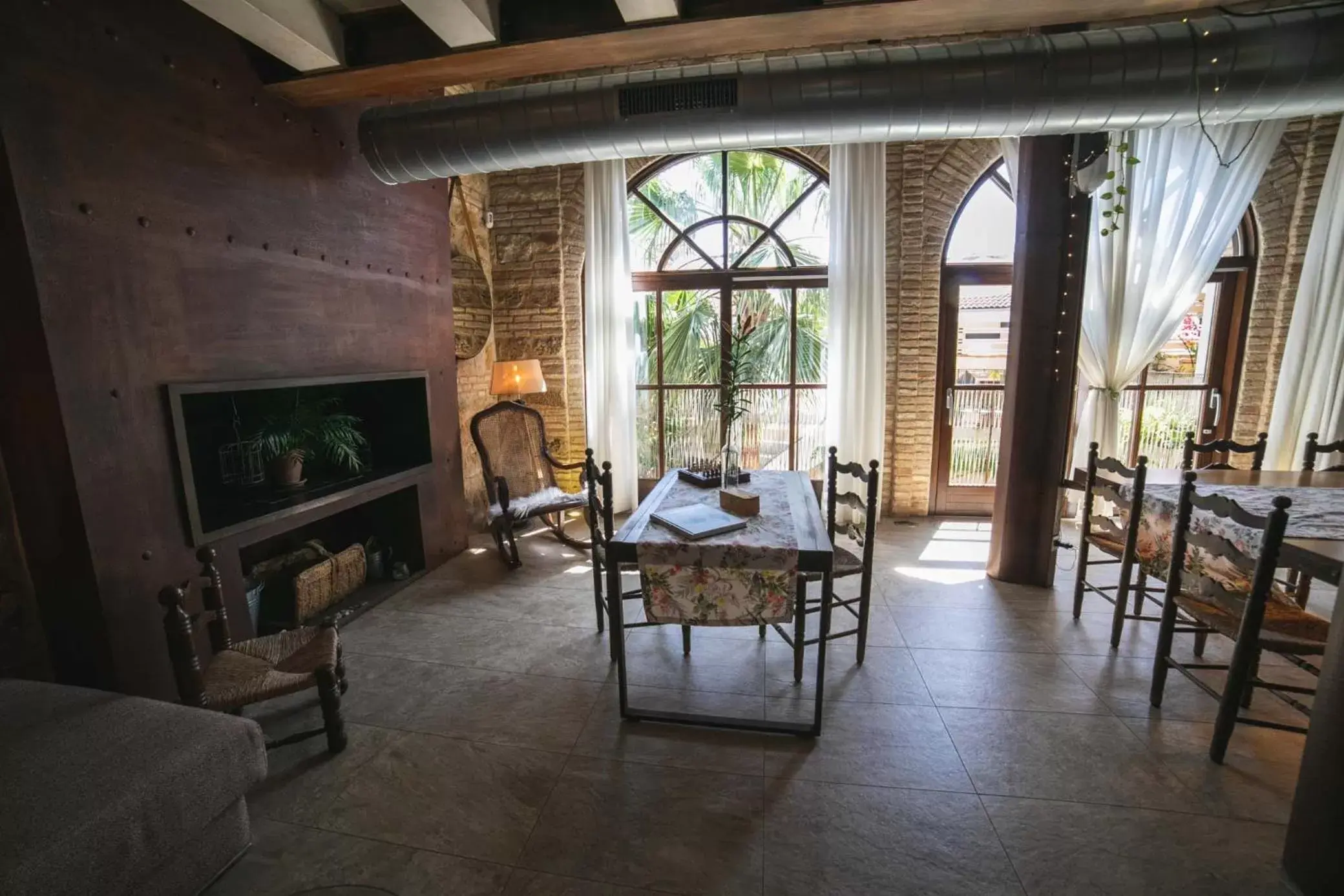 Lounge or bar, Dining Area in Hotel Boutique Patio del Posadero