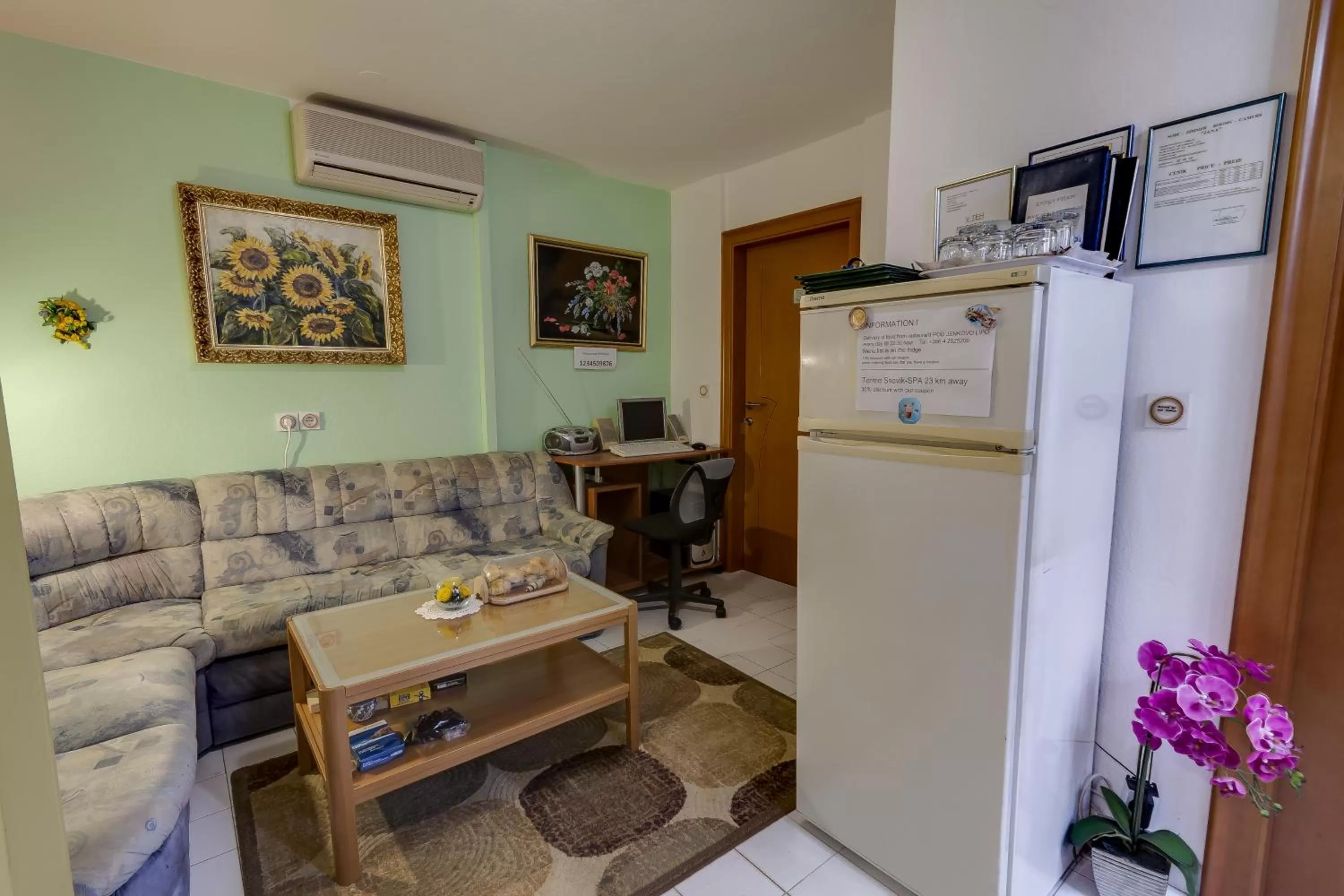 Seating area in Rooms & Apartments Jana