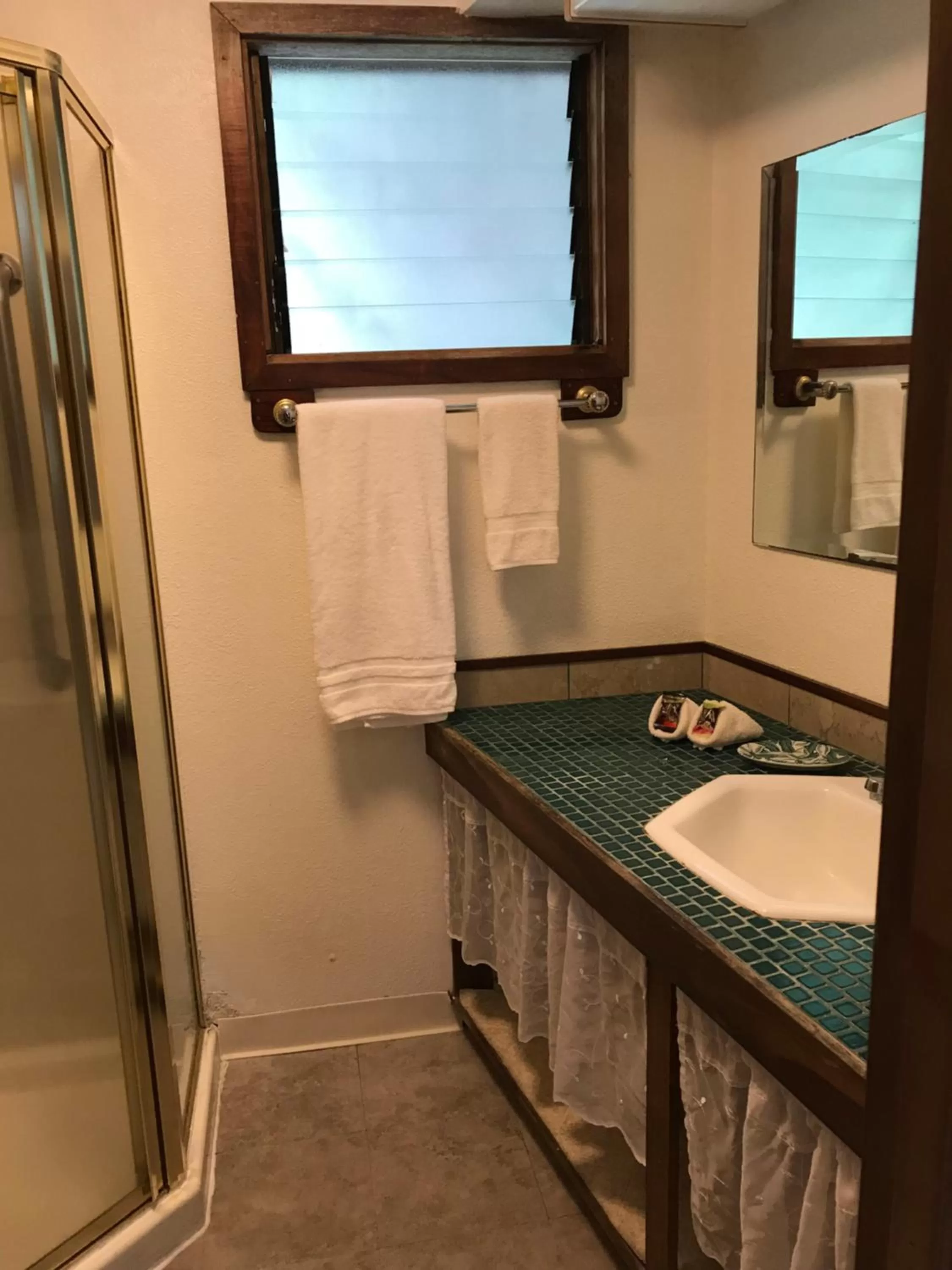 Hale Maluhia Country Inn