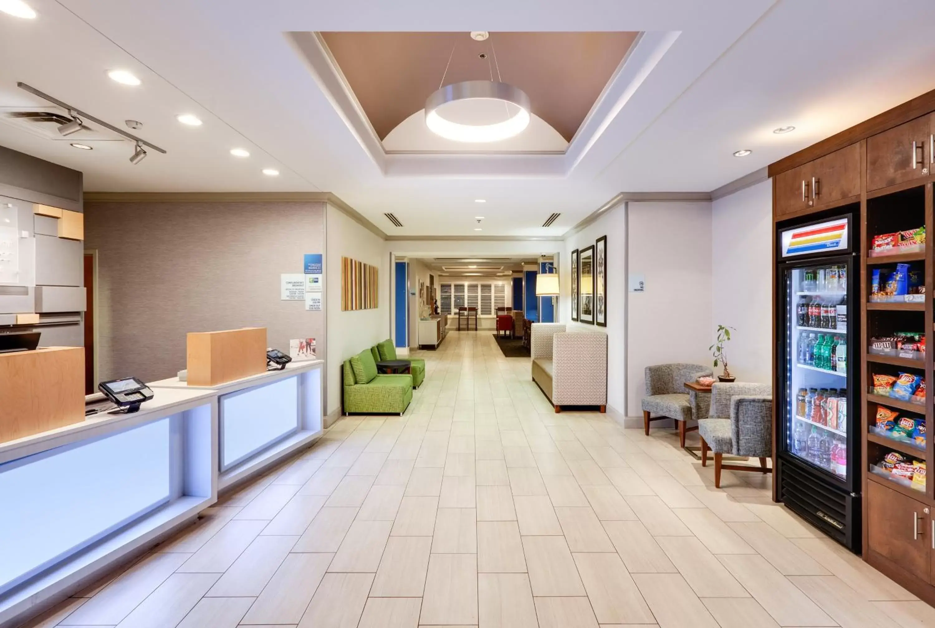 Property building, Lobby/Reception in Holiday Inn Express Hotel & Suites Dublin, an IHG Hotel