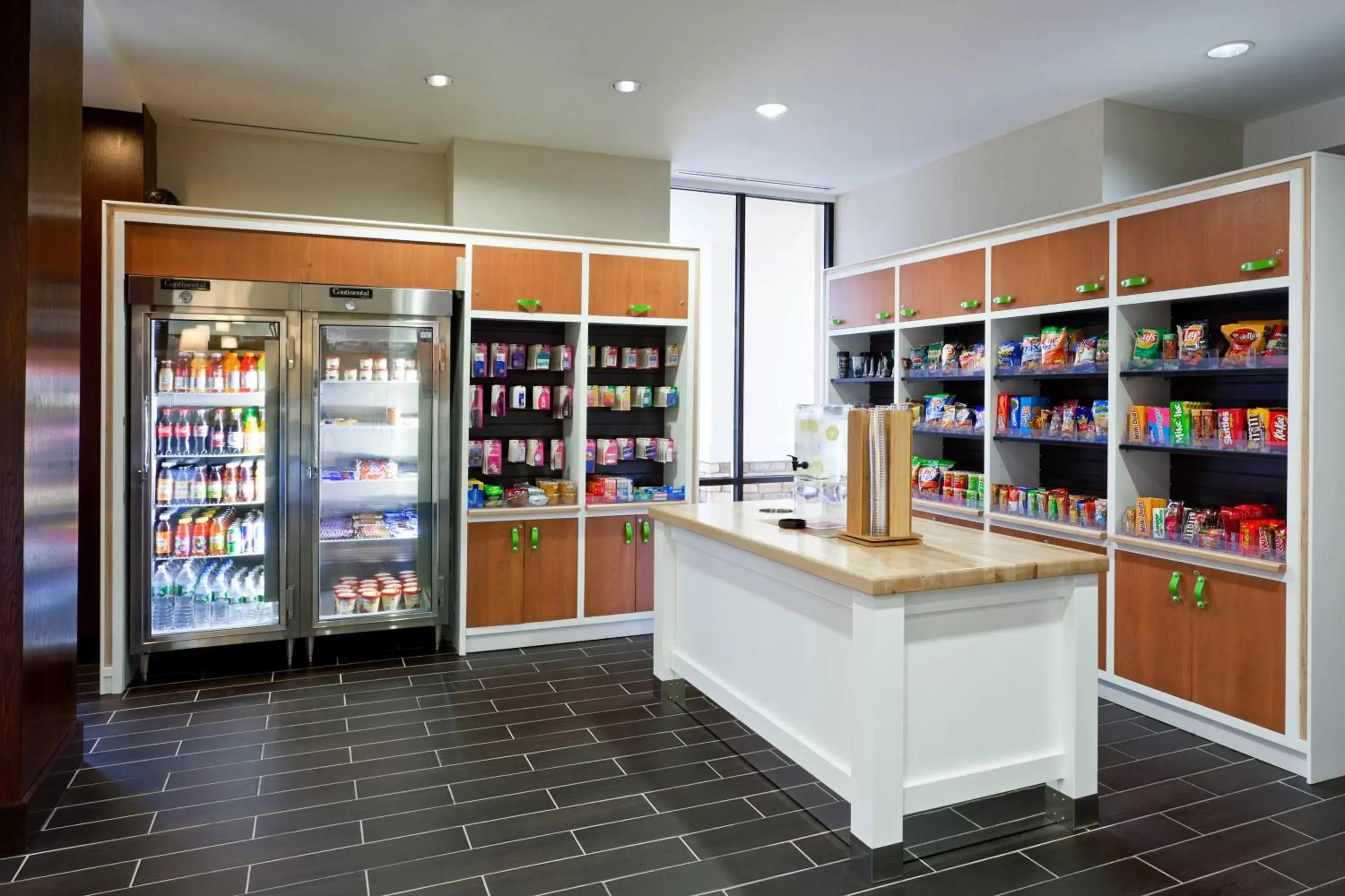 Lobby or reception in Holiday Inn Clark - Newark by IHG Lobby or reception in Holiday Inn Clark - Newark by IHG