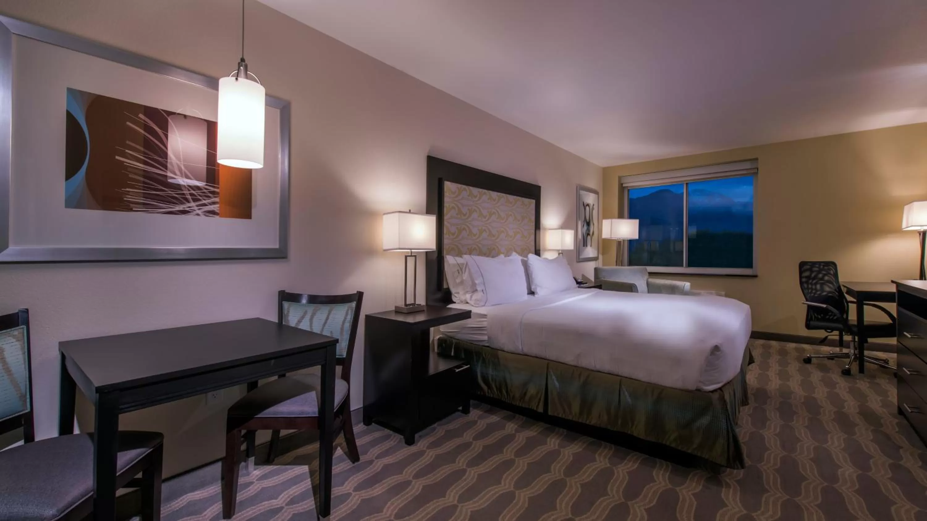 Photo of the whole room, Bed in Holiday Inn Express & Suites Colorado Springs Central by IHG