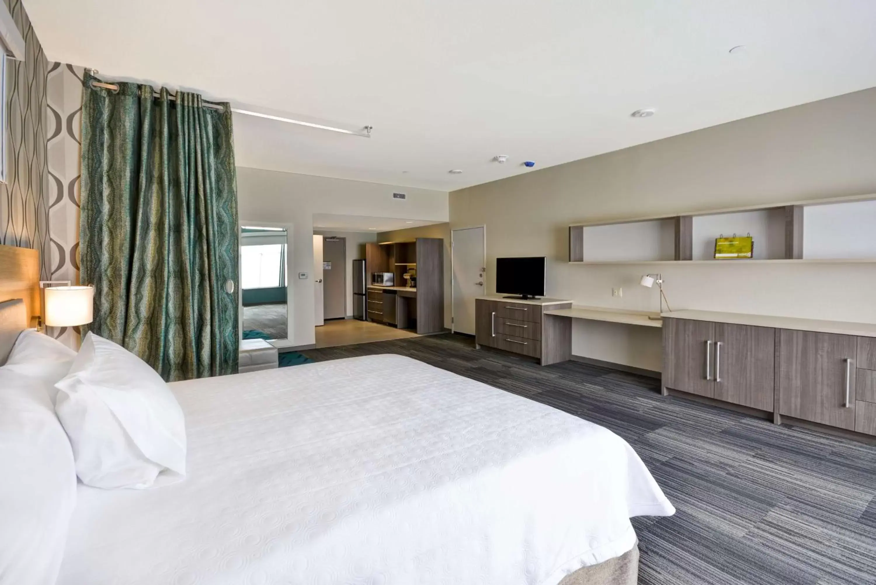 Bedroom in Home2 Suites by Hilton Perrysburg Levis Commons Toledo