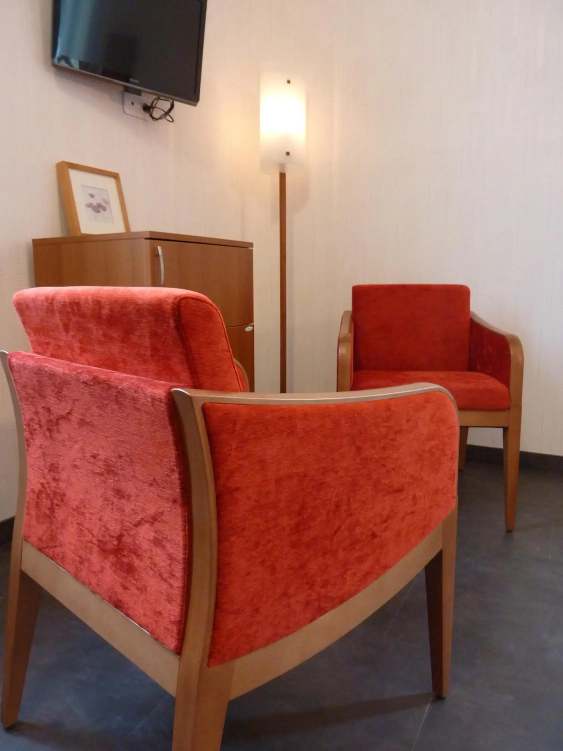 Communal lounge/ TV room, Seating Area in Citotel de La Vallee