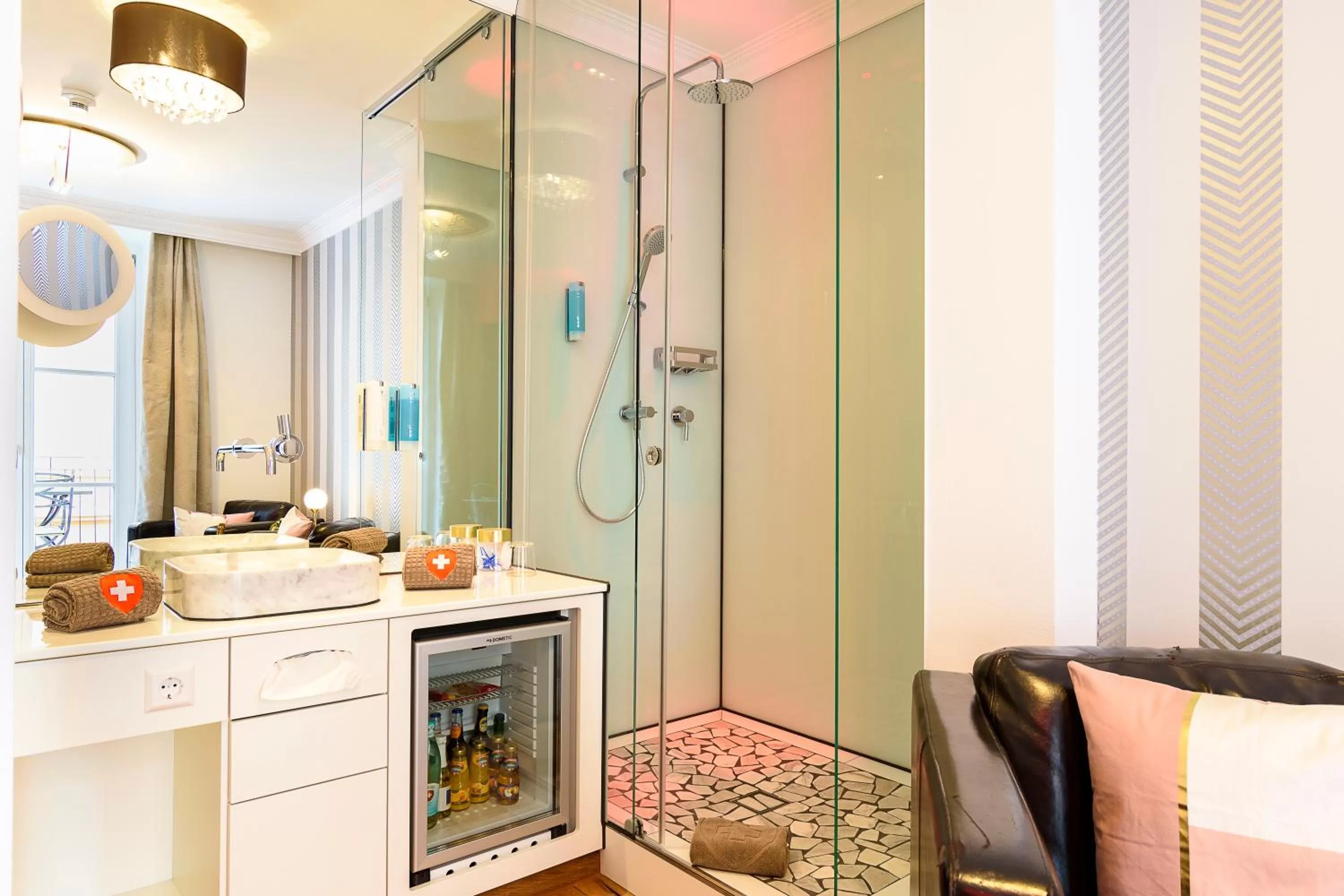 Bathroom in YachtHotel Helvetia Spa- und Wellnessdomizil