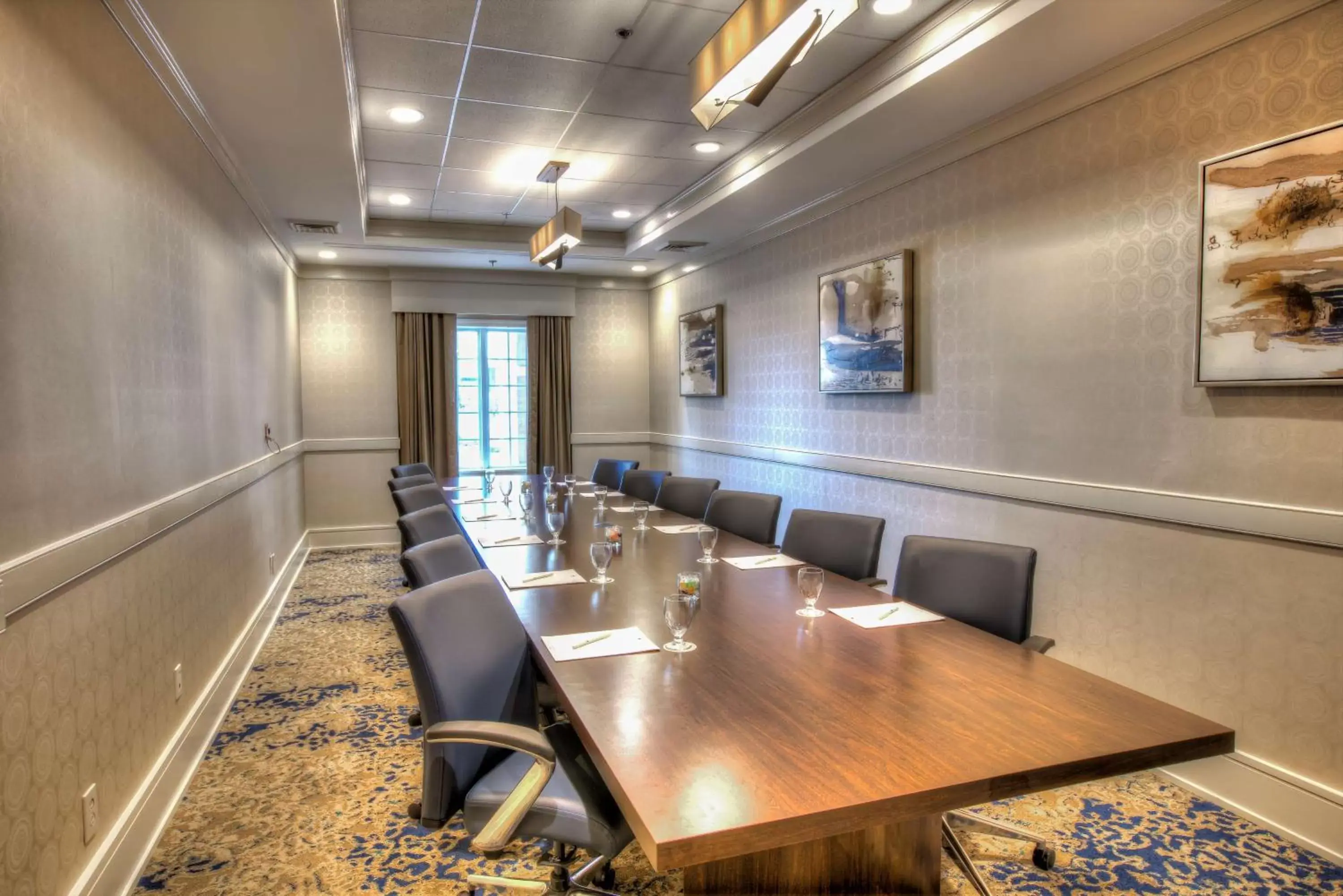 Meeting/conference room in Doubletree Suites by Hilton at The Battery Atlanta
