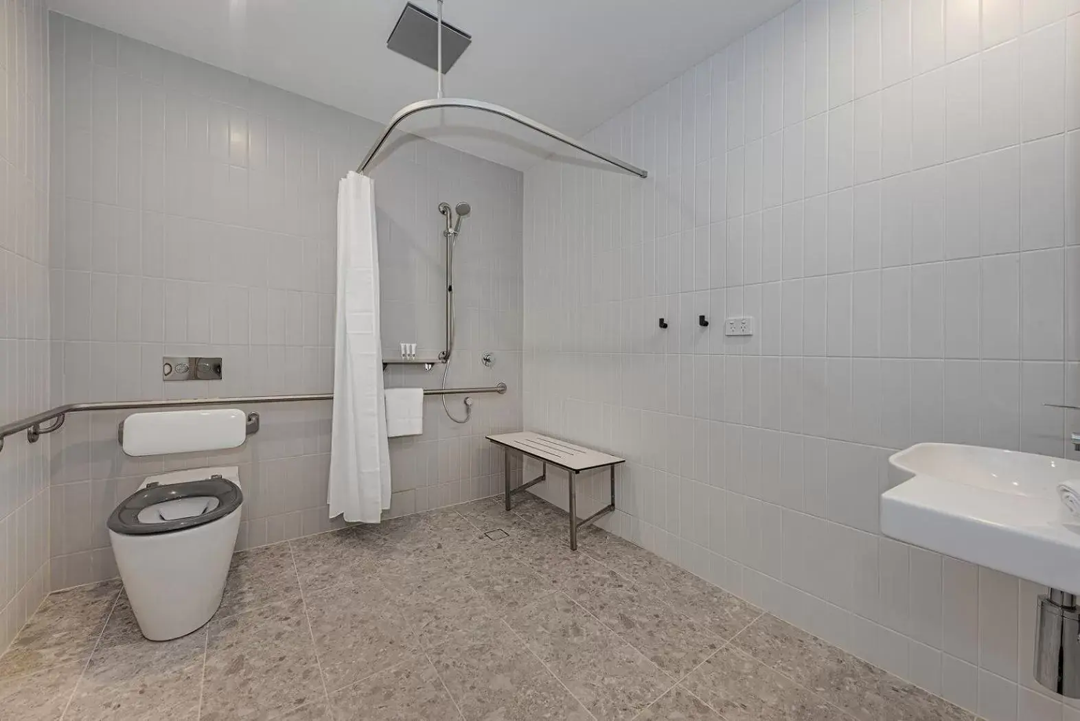 acessibility, Bathroom in Littomore Suites Kingswood