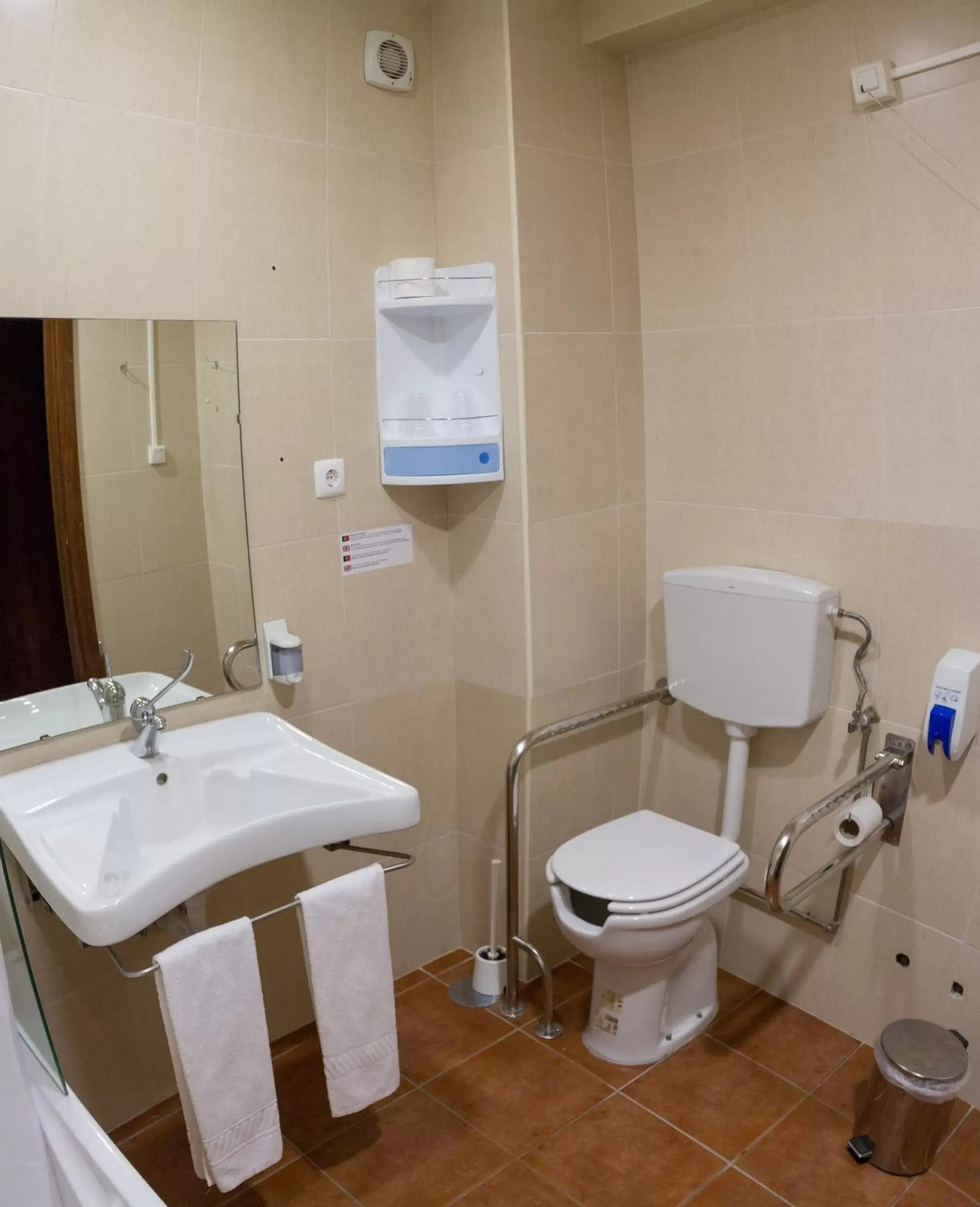 Toilet, Bathroom in Hotel Casa do Tua