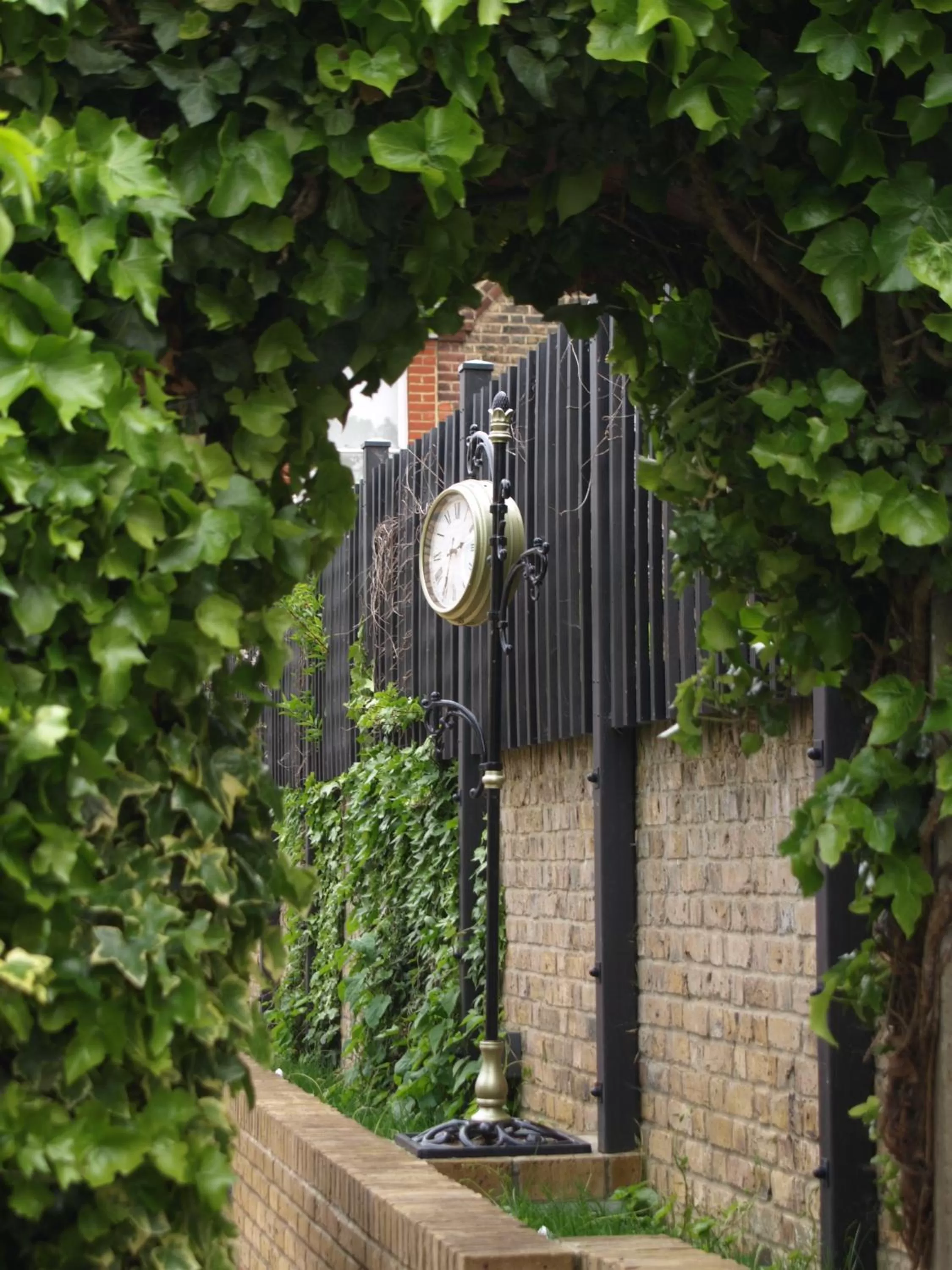 Garden in Best Western Chiswick Palace & Suites London