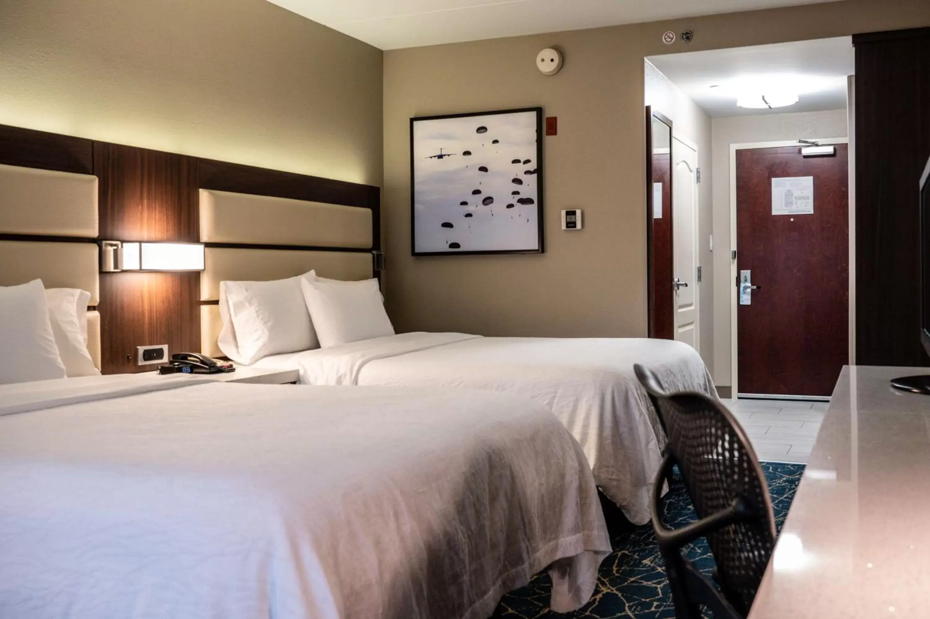 Bedroom, Bed in Hilton Garden Inn Fayetteville/Fort Bragg