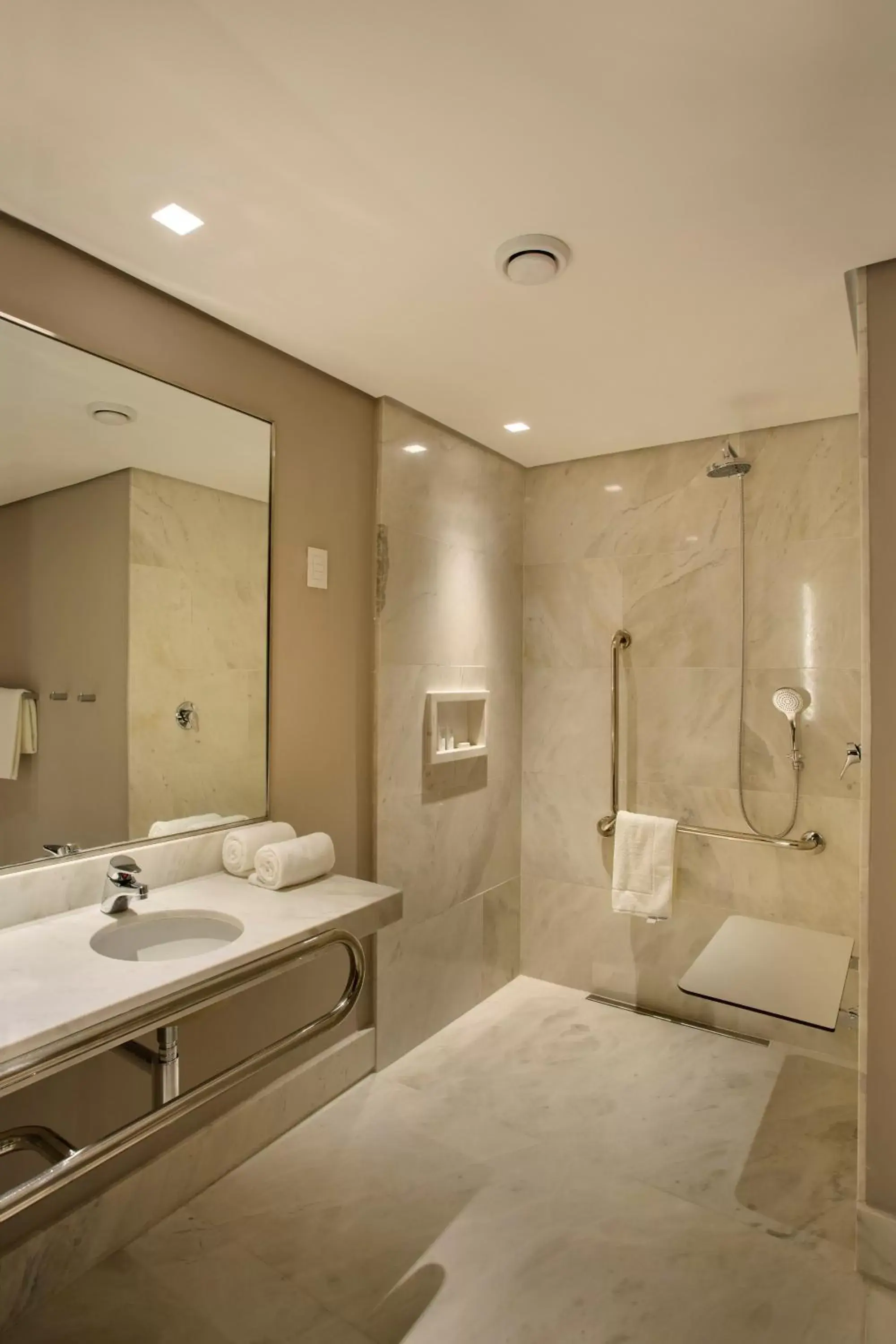 Property building, Bathroom in Venit Mio Hotel