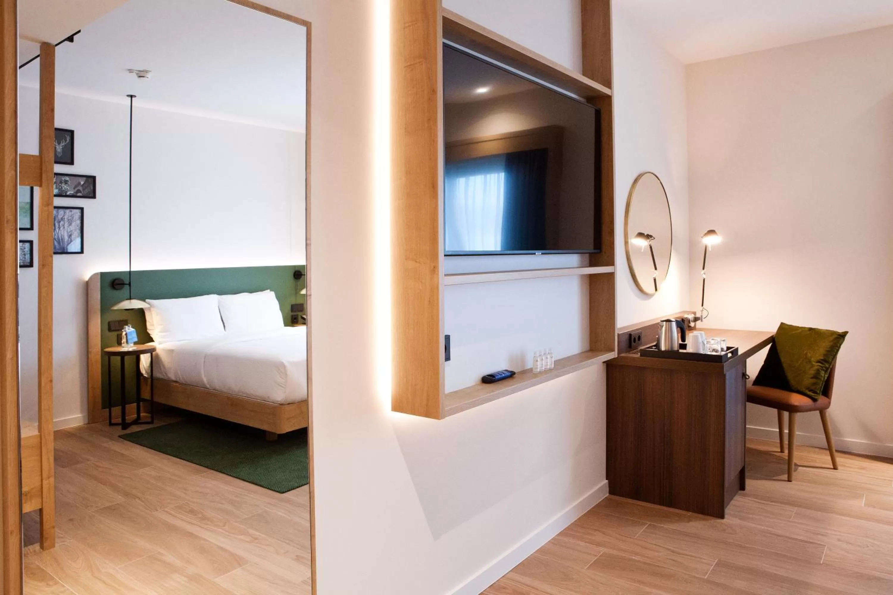 Photo of the whole room, Bed in Hilton Garden Inn Munich Messe