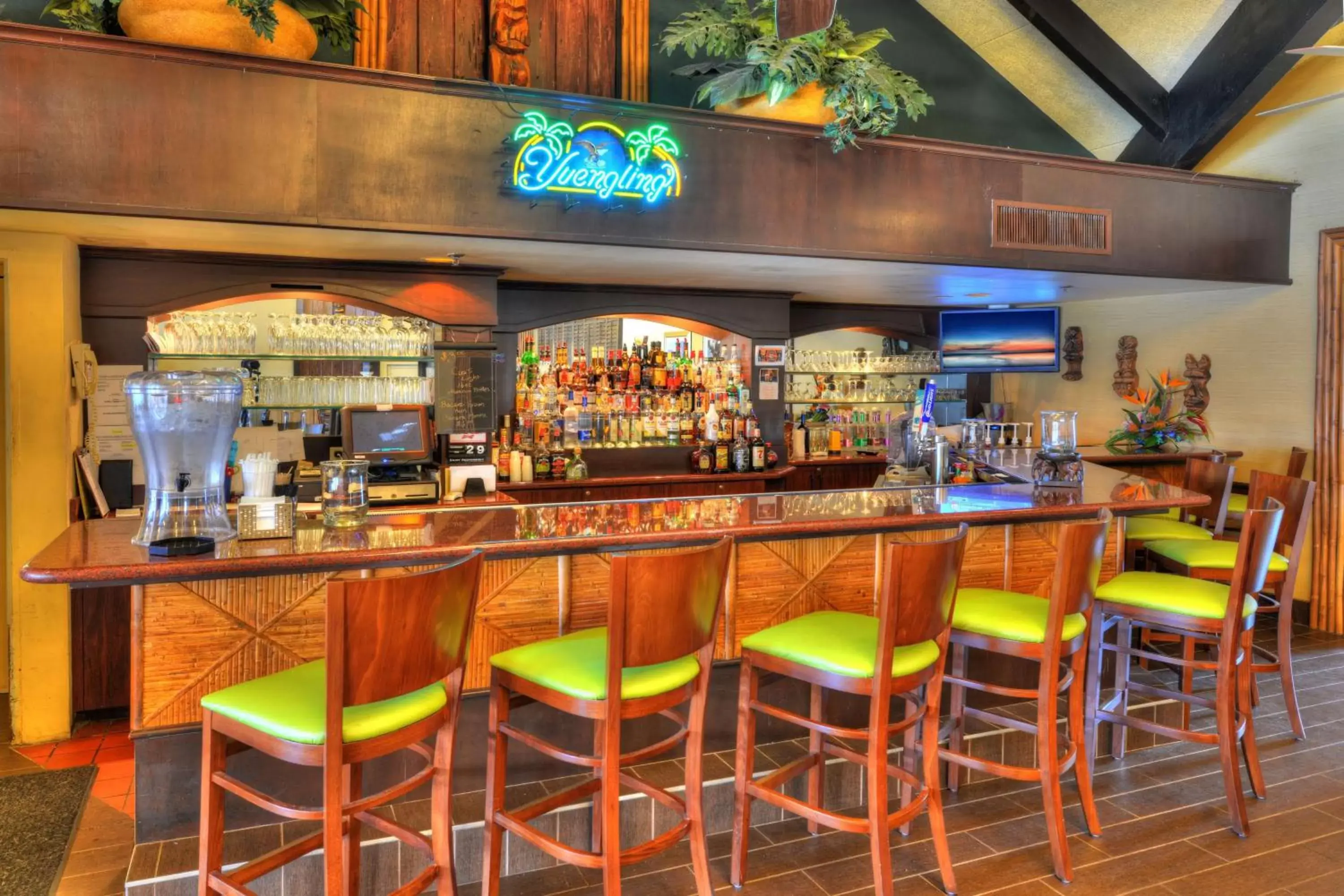 Lounge or bar, Lounge/Bar in Best Western Aku Tiki Inn