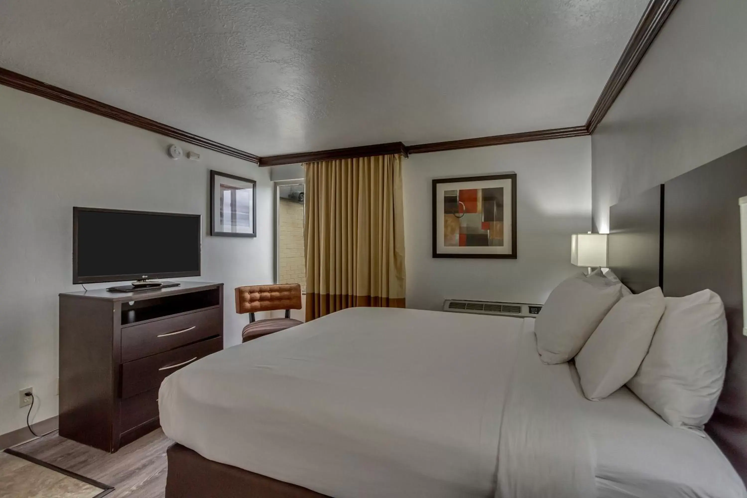 Bed in Park Inn by Radisson Salt Lake City -Midvale