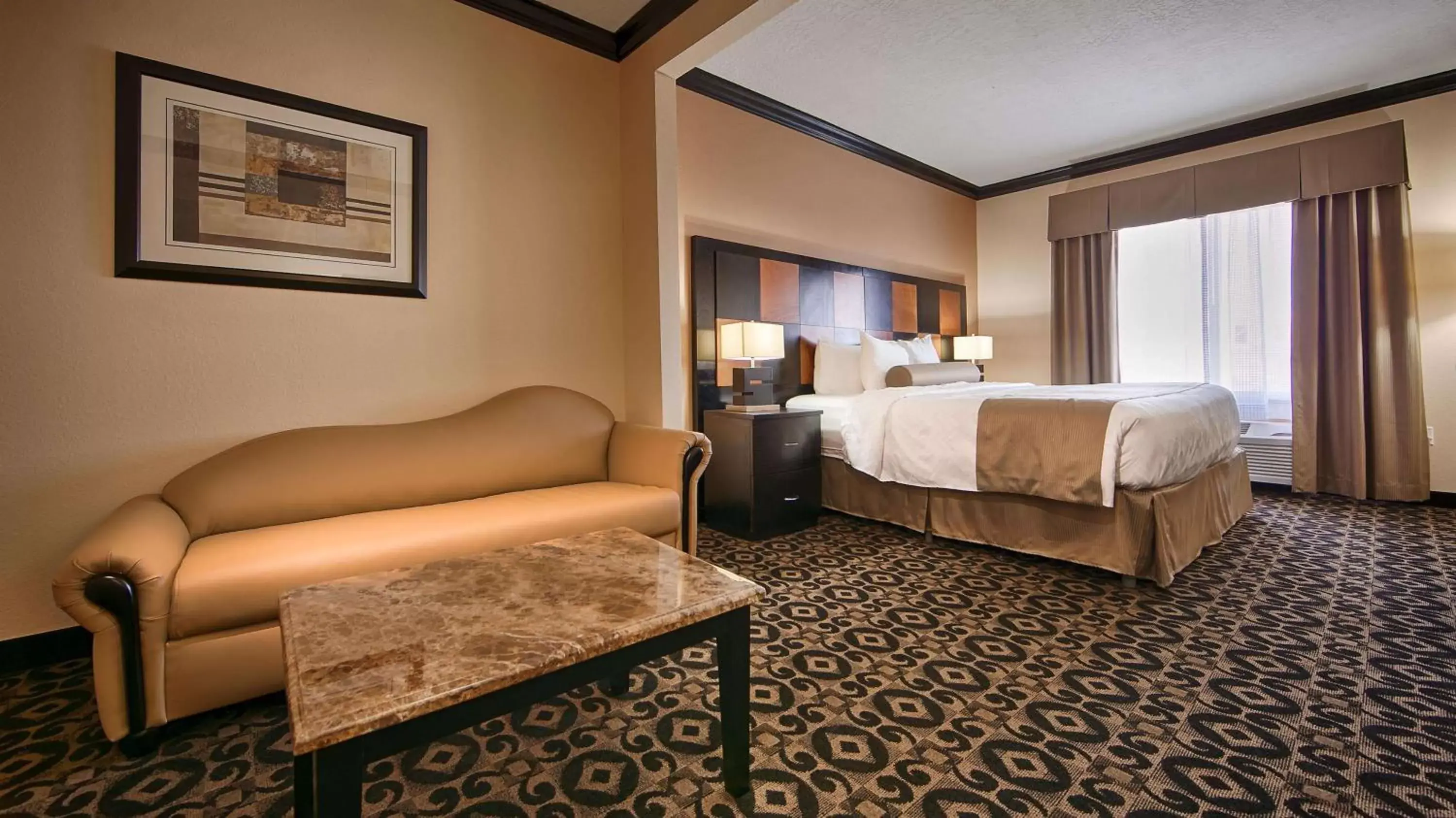 Photo of the whole room, Bed in Best Western Plus Airport Inn & Suites