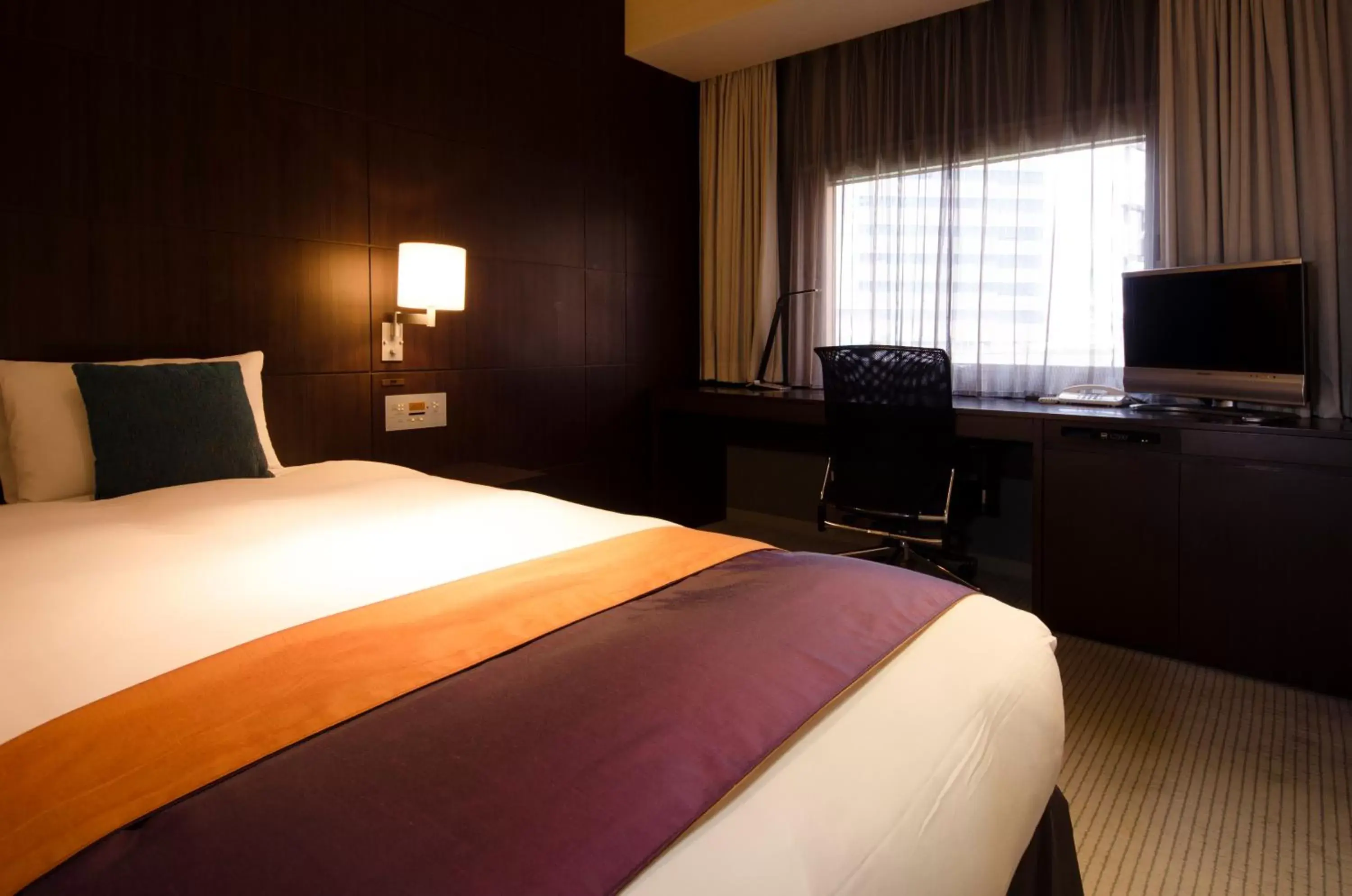 Bed in Hotel Metropolitan Edmont Tokyo