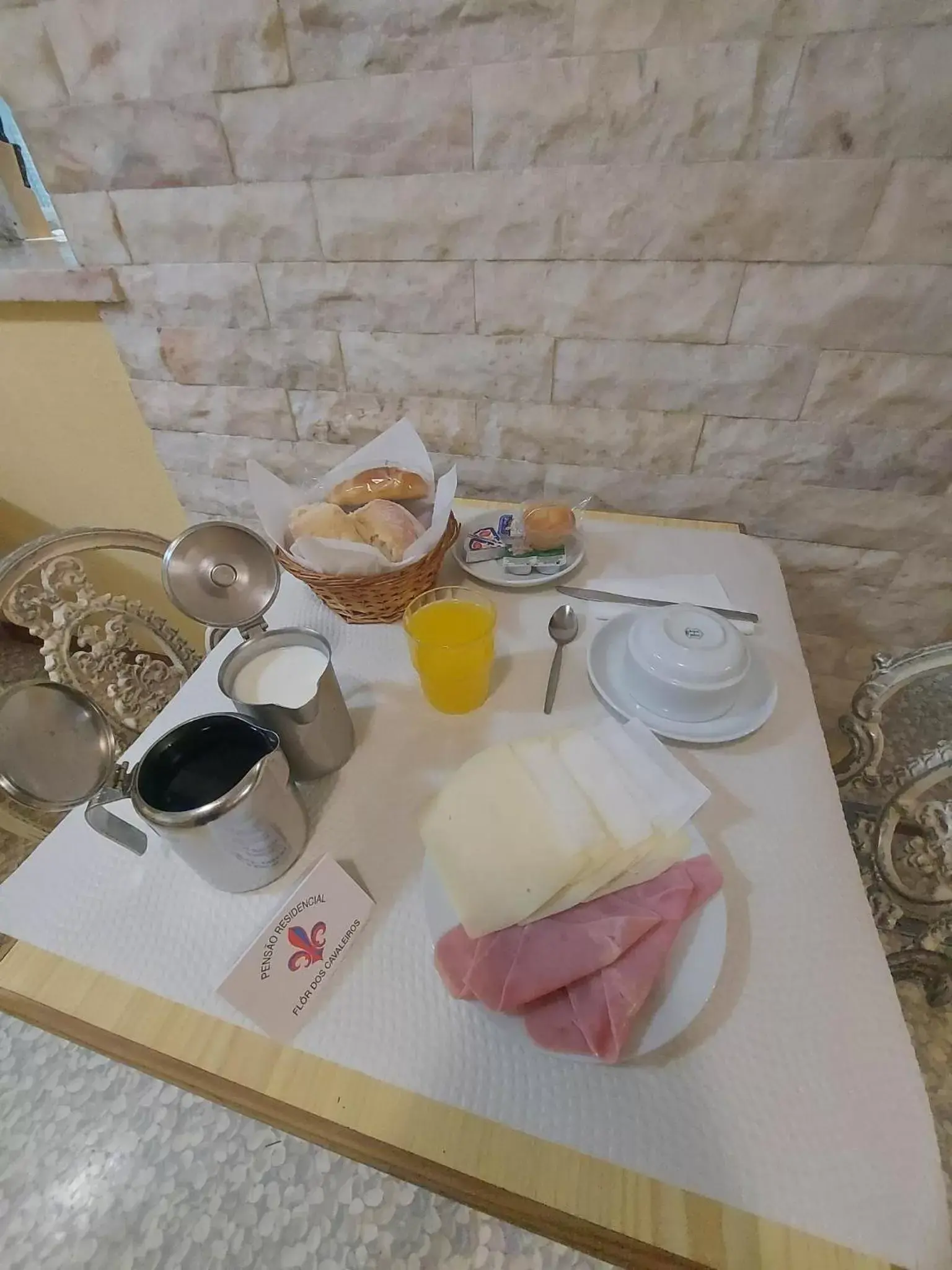 Continental breakfast, Breakfast in Pensao Residencial Flor dos Cavaleiros