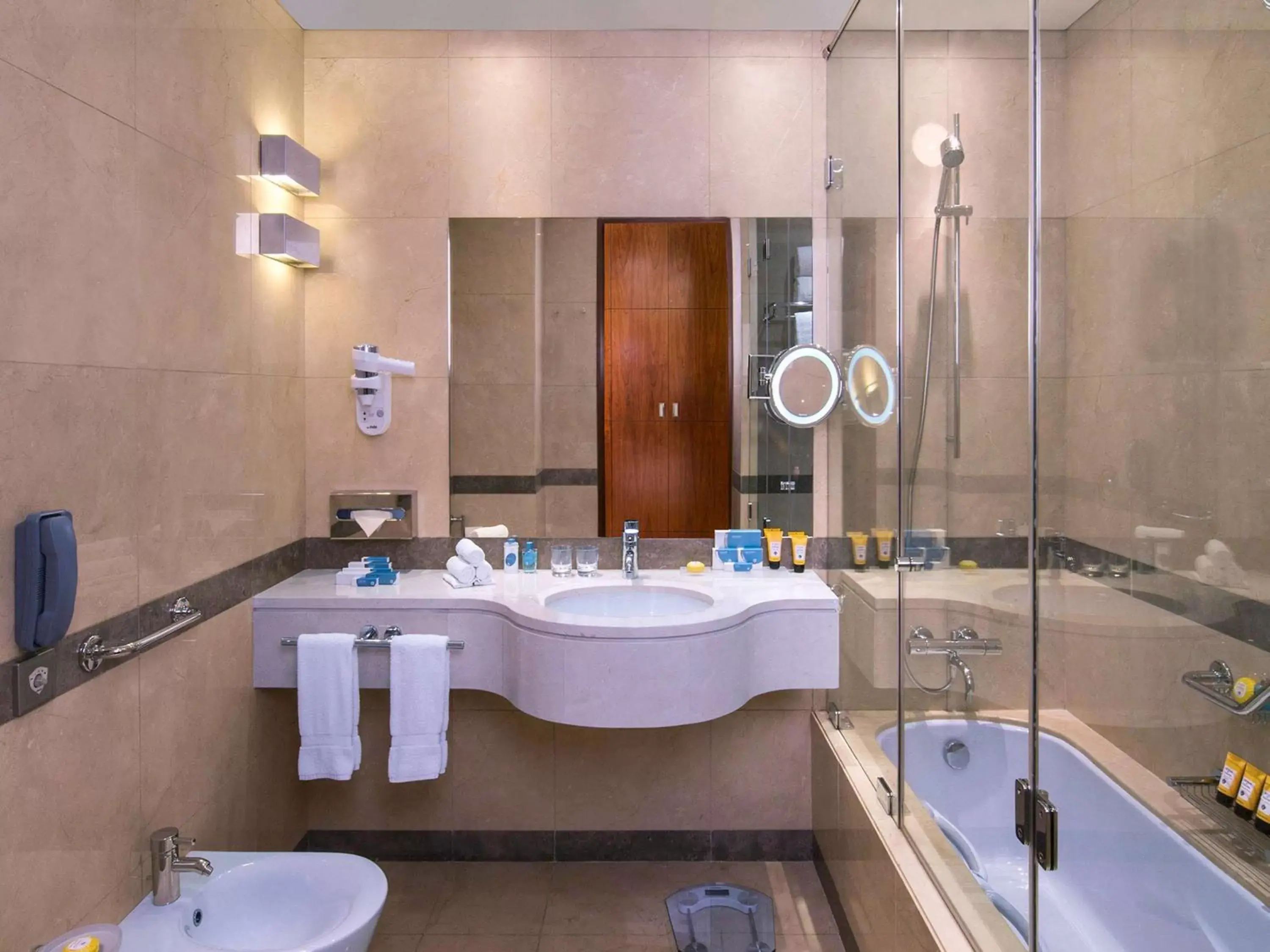 Bathroom in La Cigale Hotel Managed by Accor