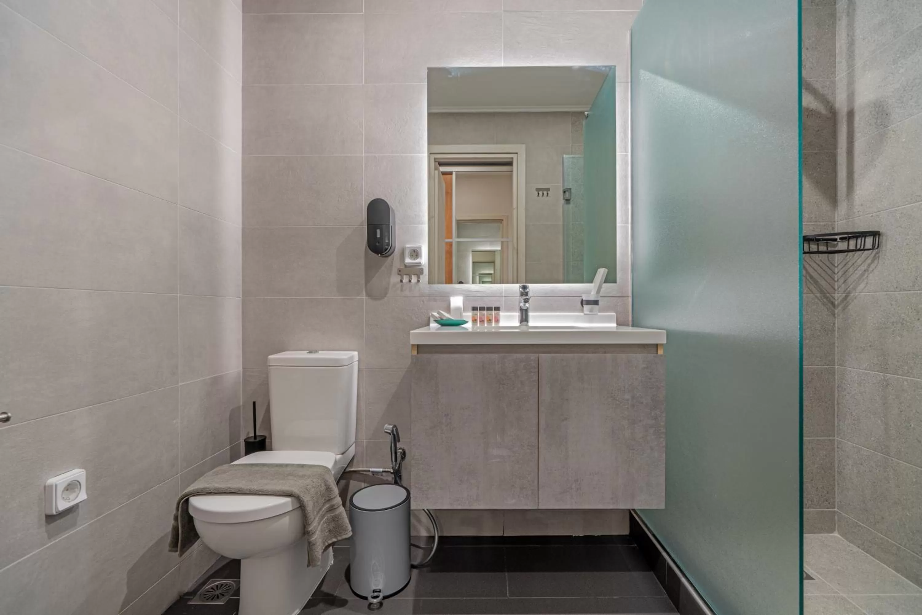 Toilet in Exarchia House Project