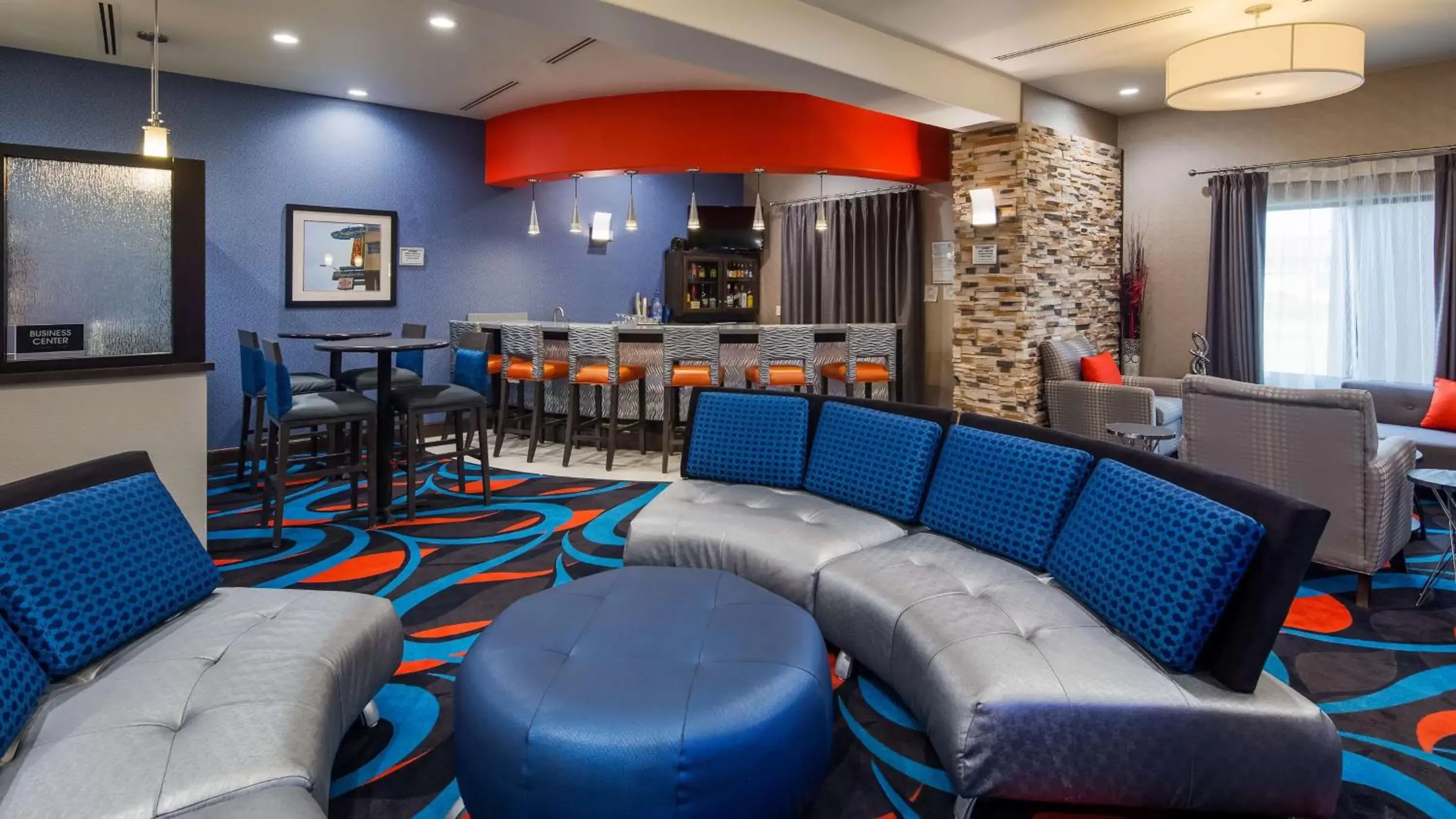 Lounge or bar in Best Western Plus Ardmore Inn & Suites Lounge or bar in Best Western Plus Ardmore Inn & Suites