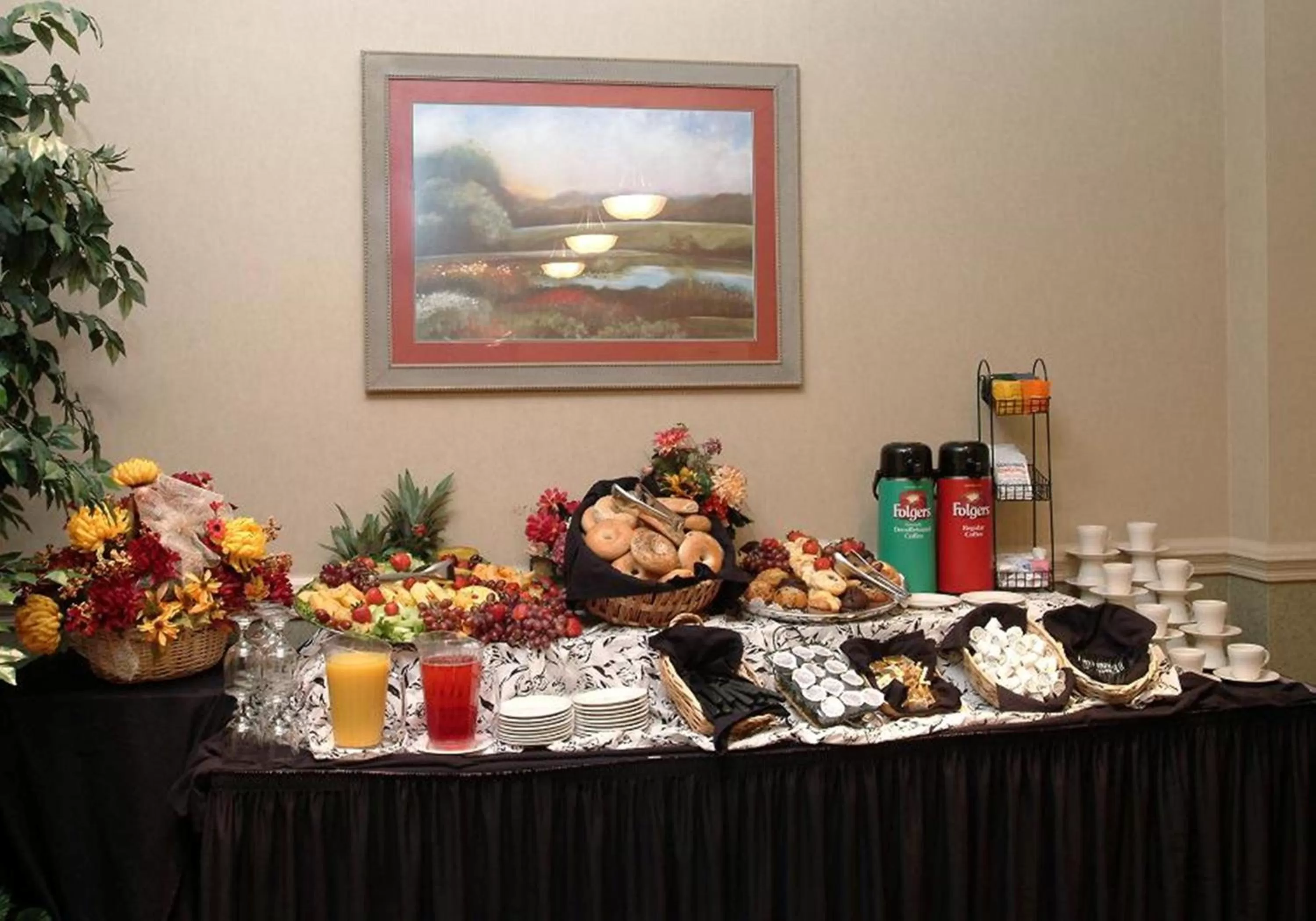 Meeting/conference room in Burrstone Inn, an Ascend Collection Hotel
