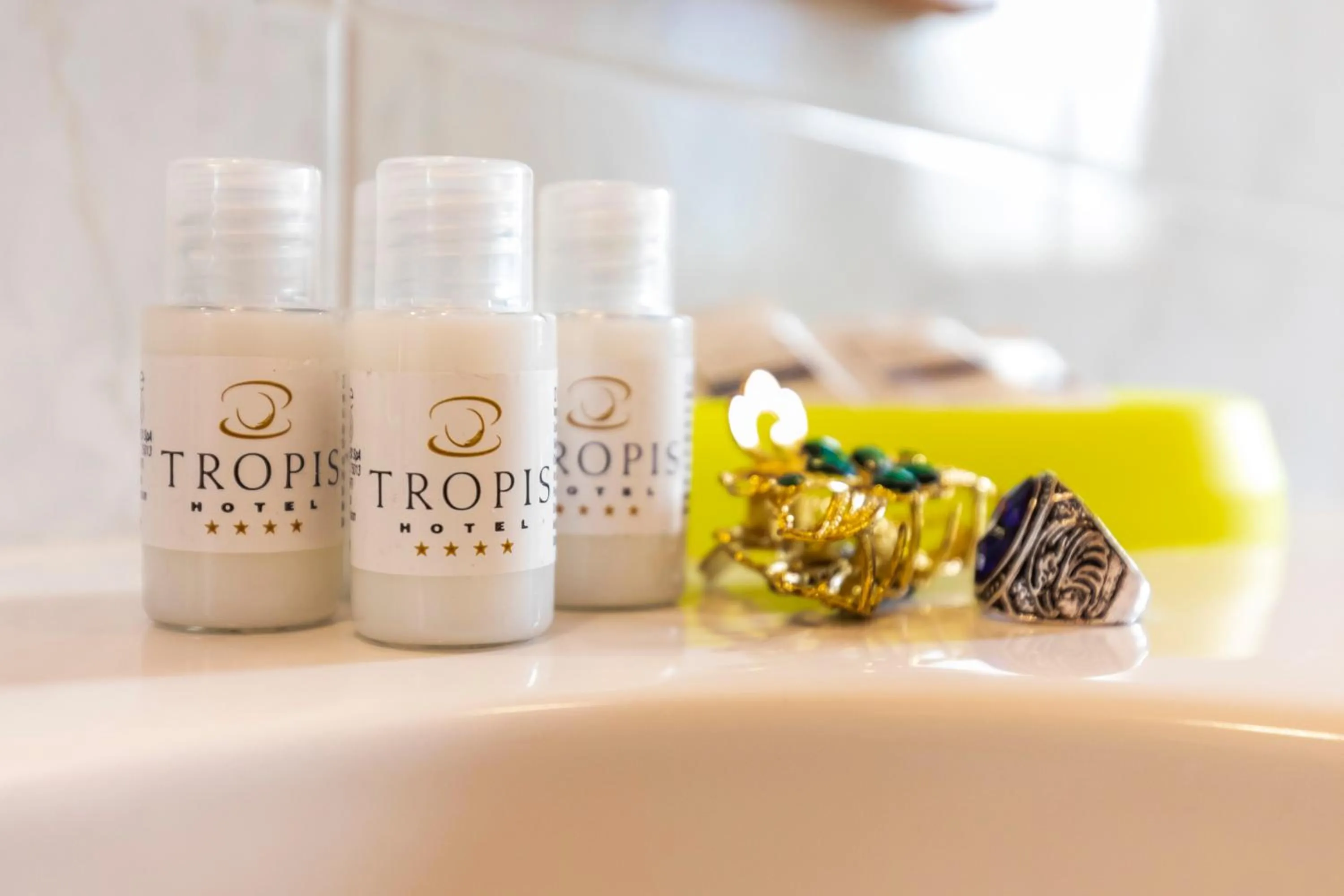 Bathroom in Tropis Hotel