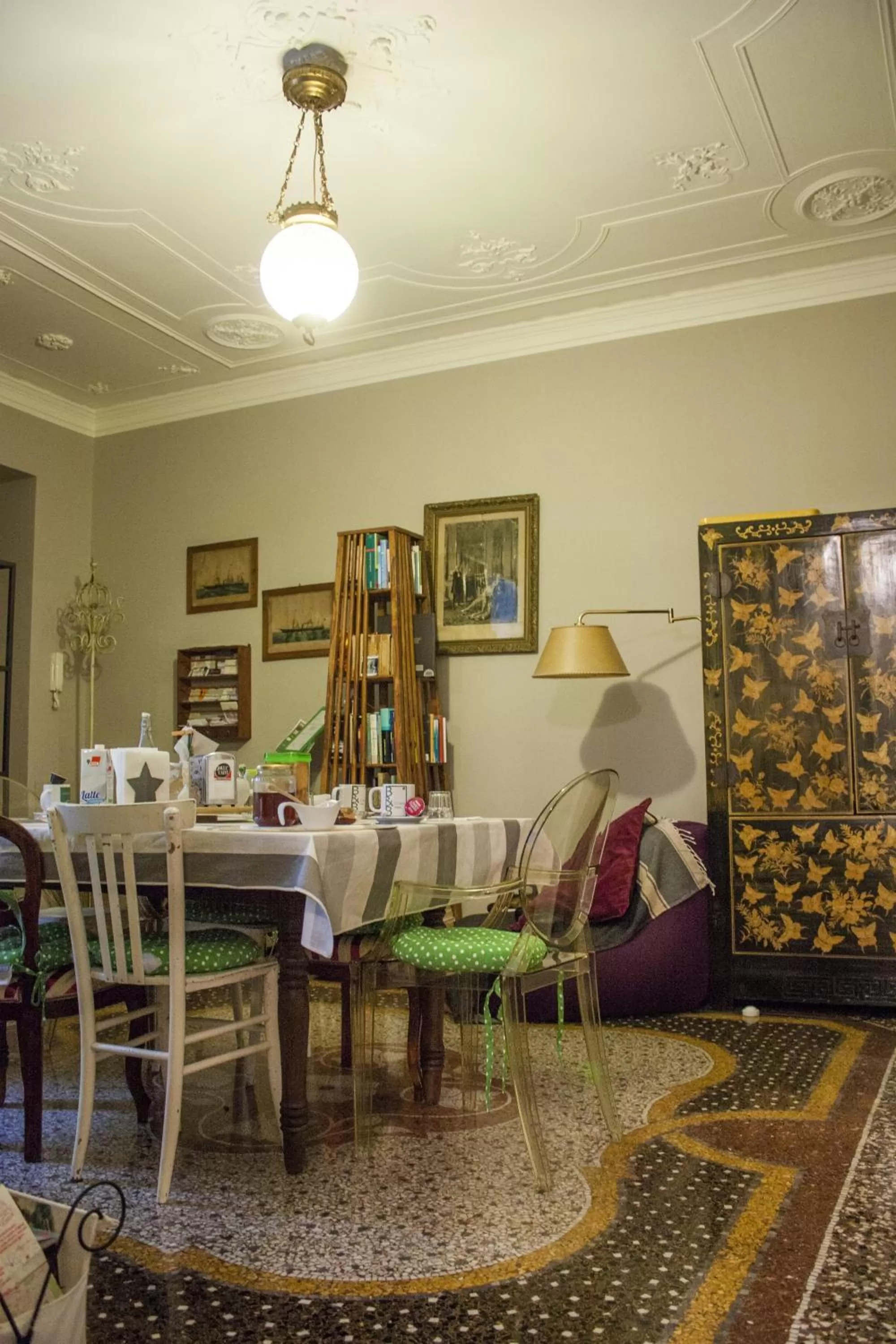 Seating area in Il Ciottolo