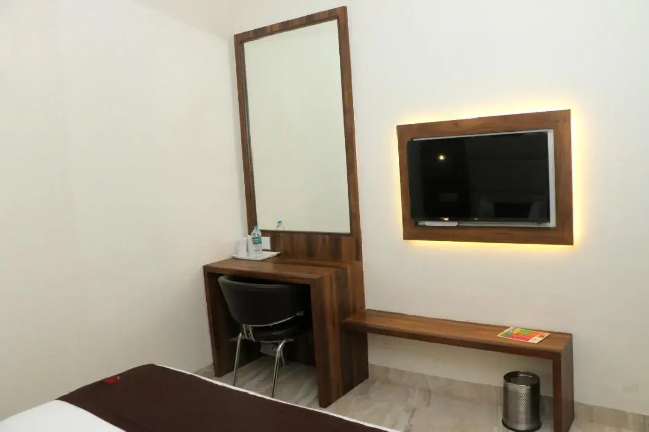 TV/Entertainment Center in Harish Guest House - Near Railway Station CHD