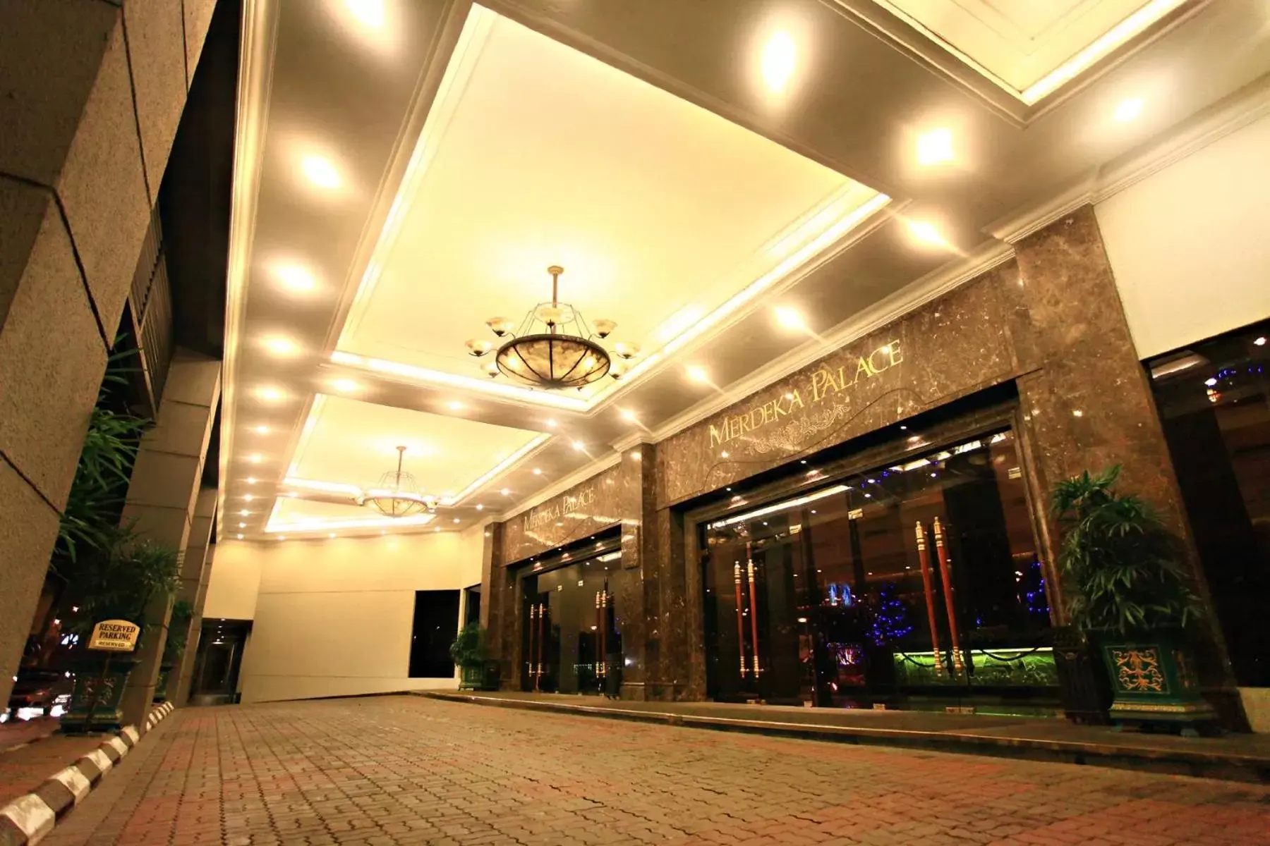 Merdeka Palace Hotel & Suites