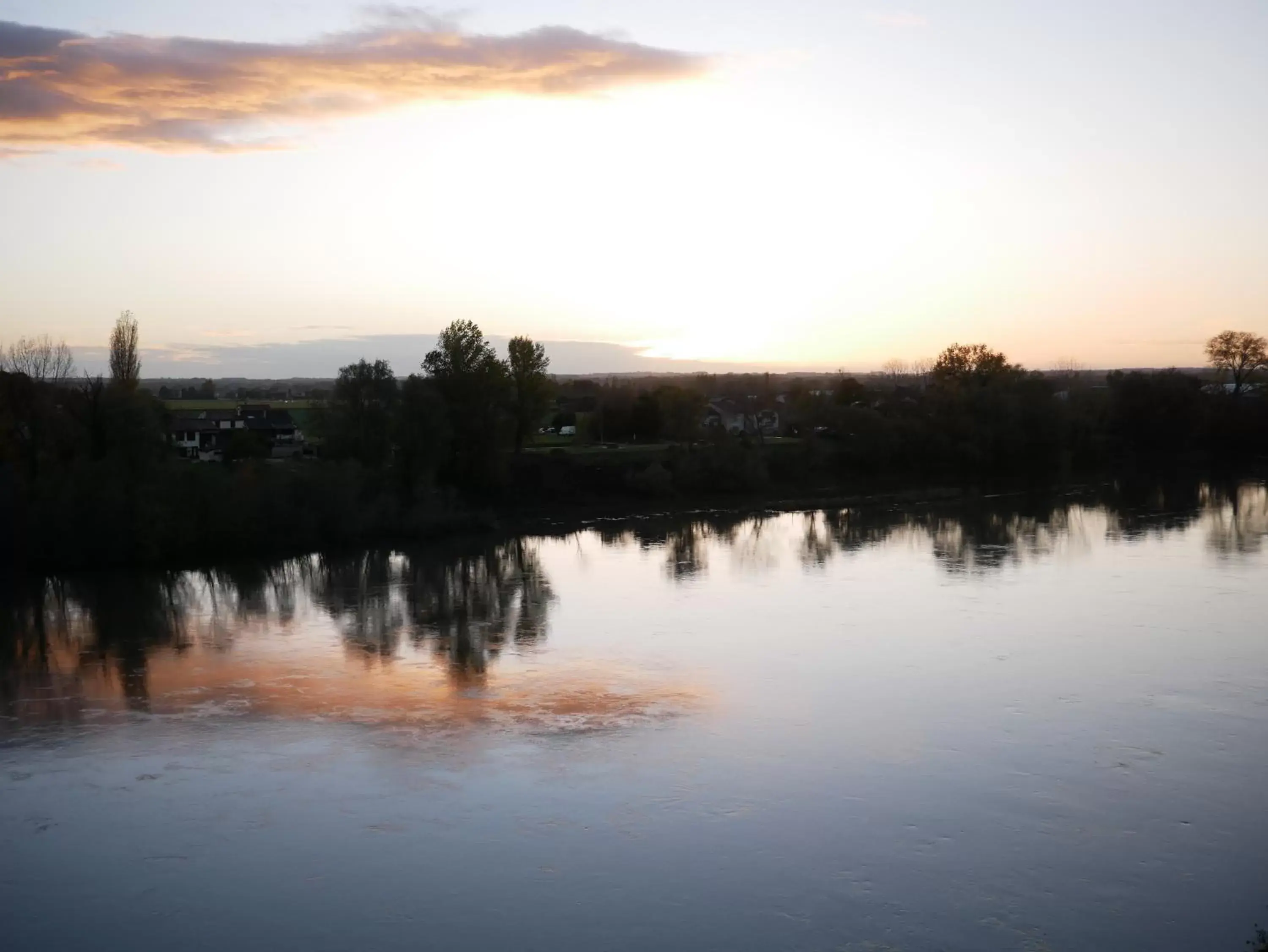 Natural landscape, Sunrise/Sunset in HOTEL restaurant CÔTE GARONNE le BALCON DES DAMES - Tonneins Marmande Agen - chambres climatisées