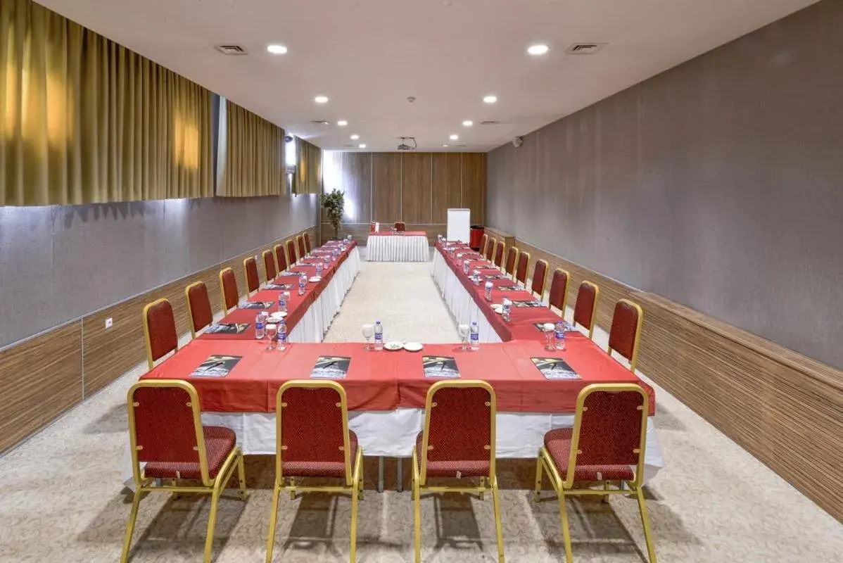 Banquet/Function facilities in Anadolu Hotels Esenboga Thermal