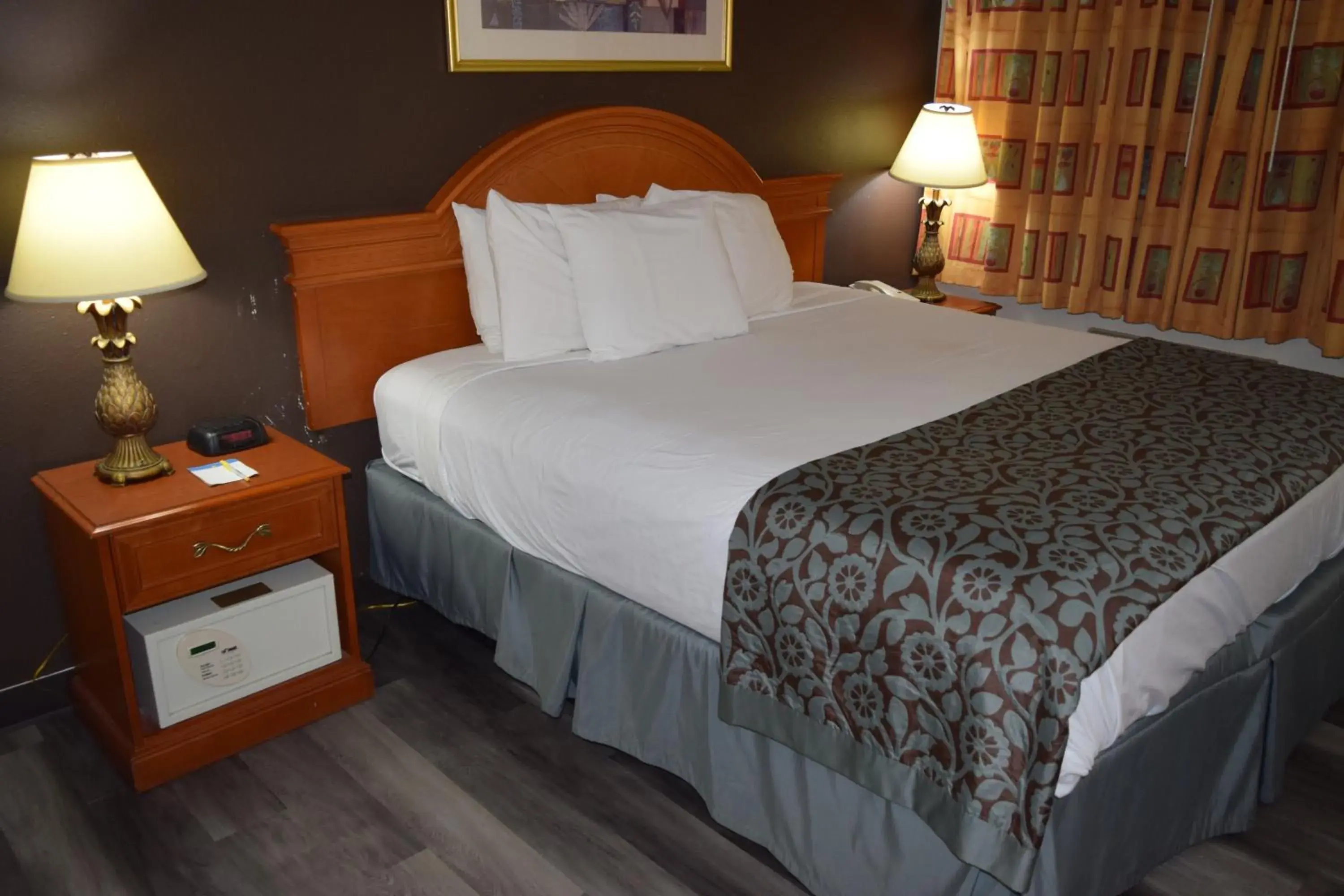 Bed in Days Inn by Wyndham Portage