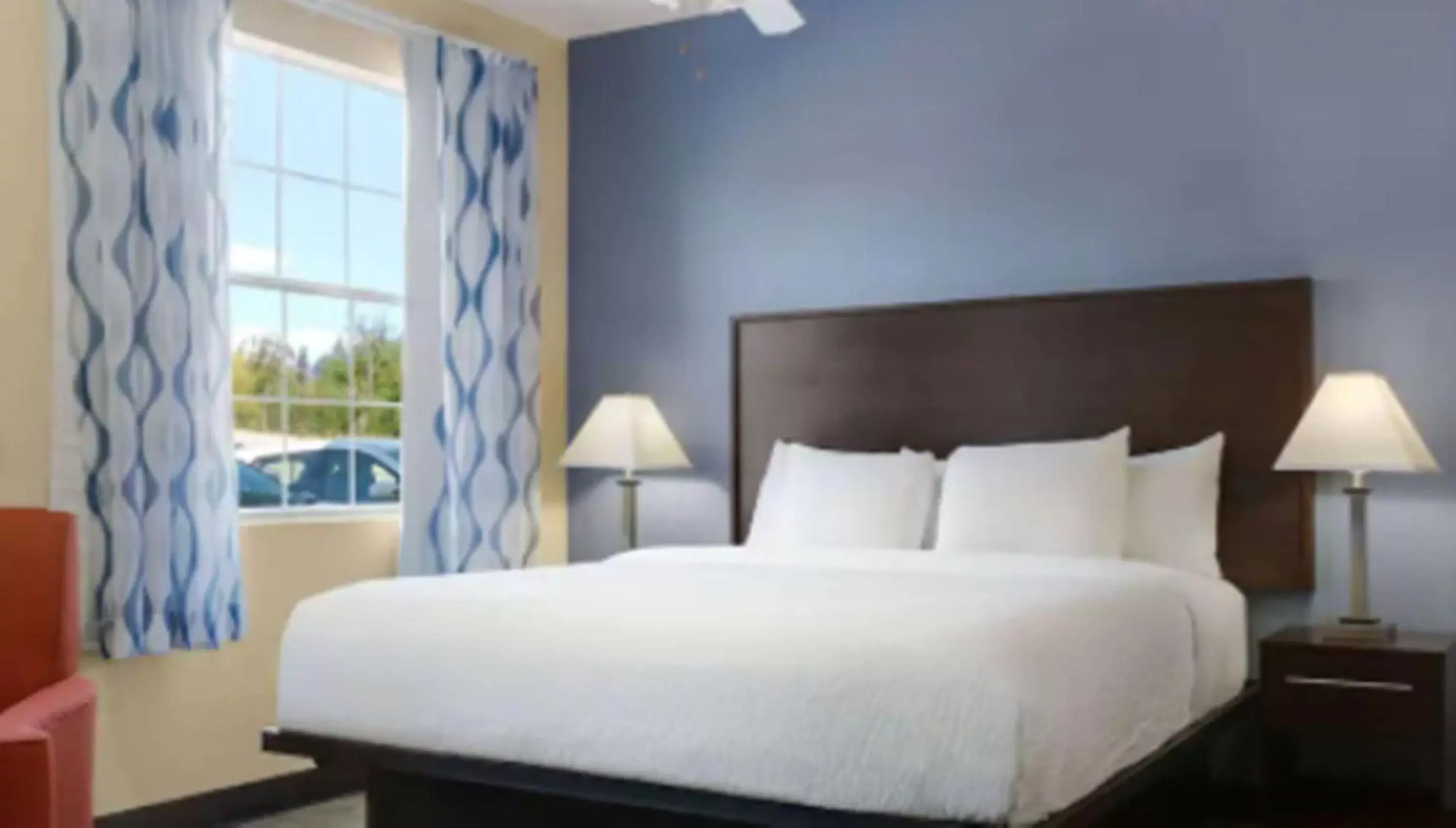 Bed in Days Inn & Suites by Wyndham DFW Airport South-Euless