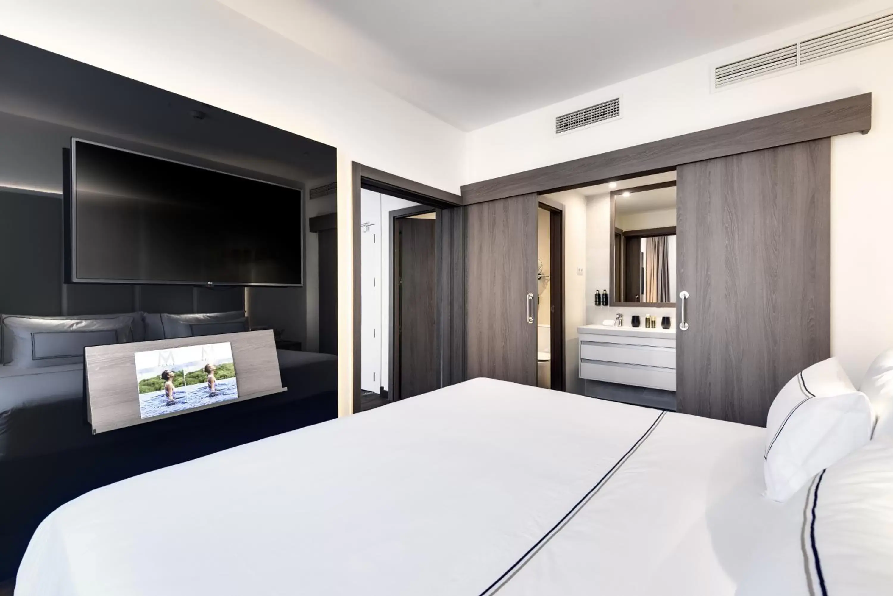 Bedroom, Bed in Melia Madrid Serrano
