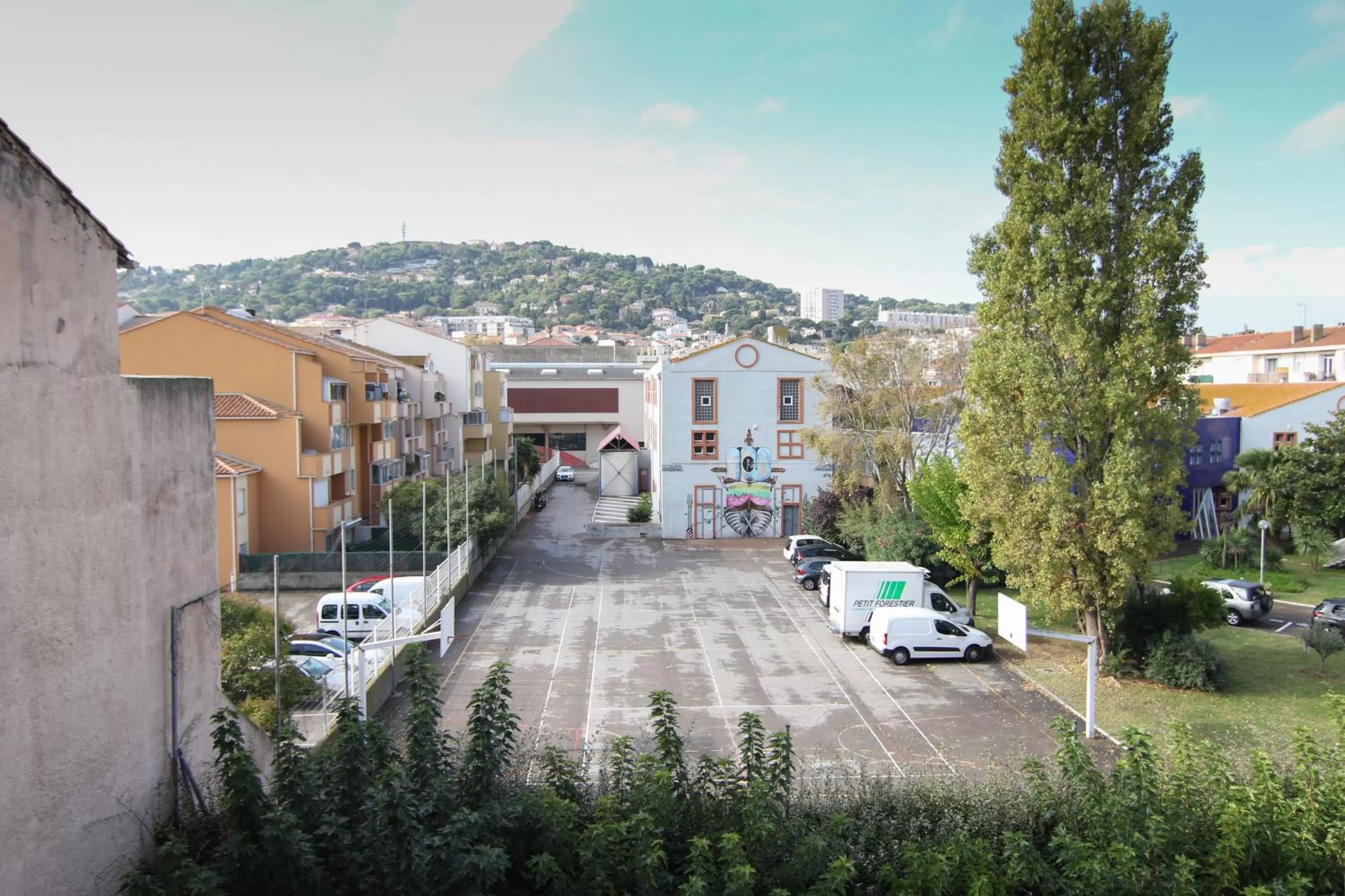 Mountain view in B&B HOTEL Sète Centre Gare