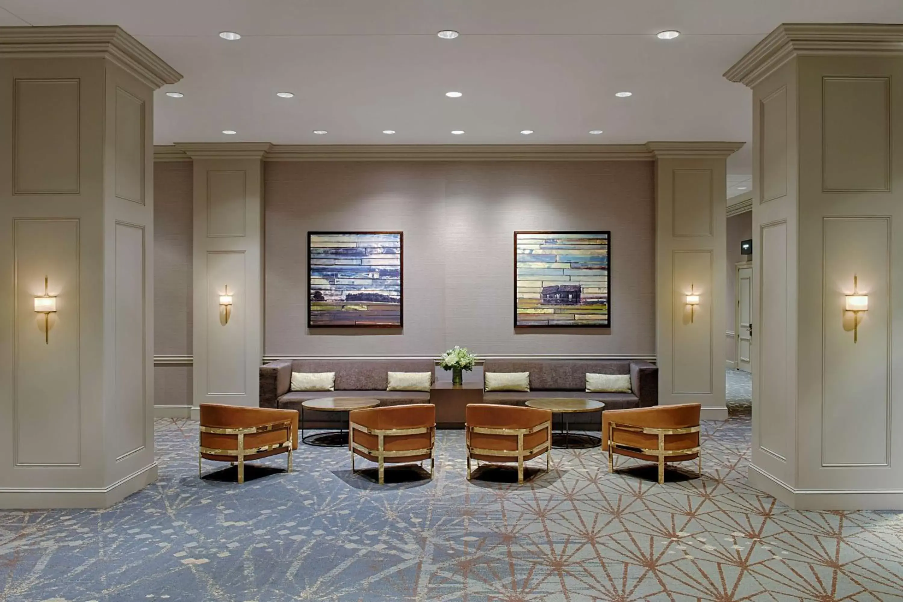 Meeting/conference room, Lounge/Bar in Hilton Minneapolis