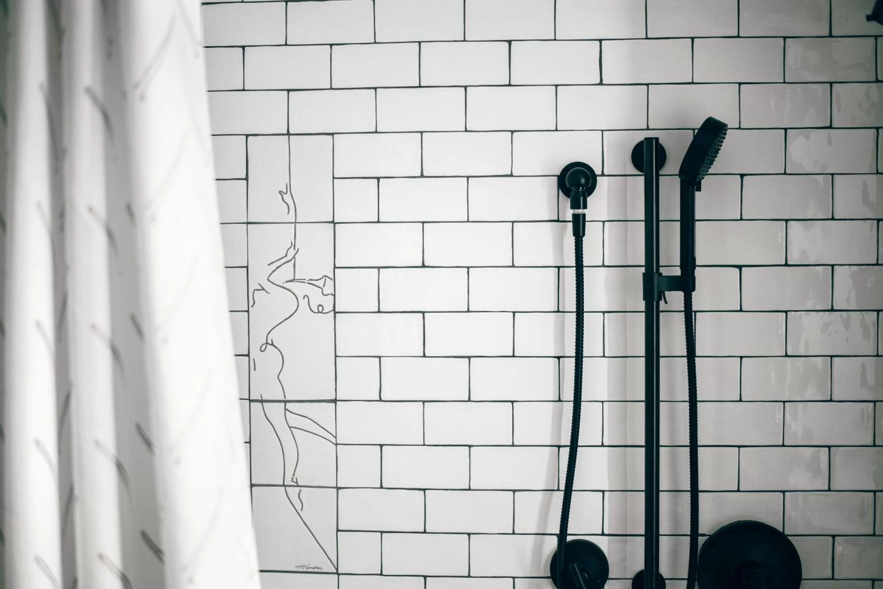 Shower in Saint Kate - The Arts Hotel