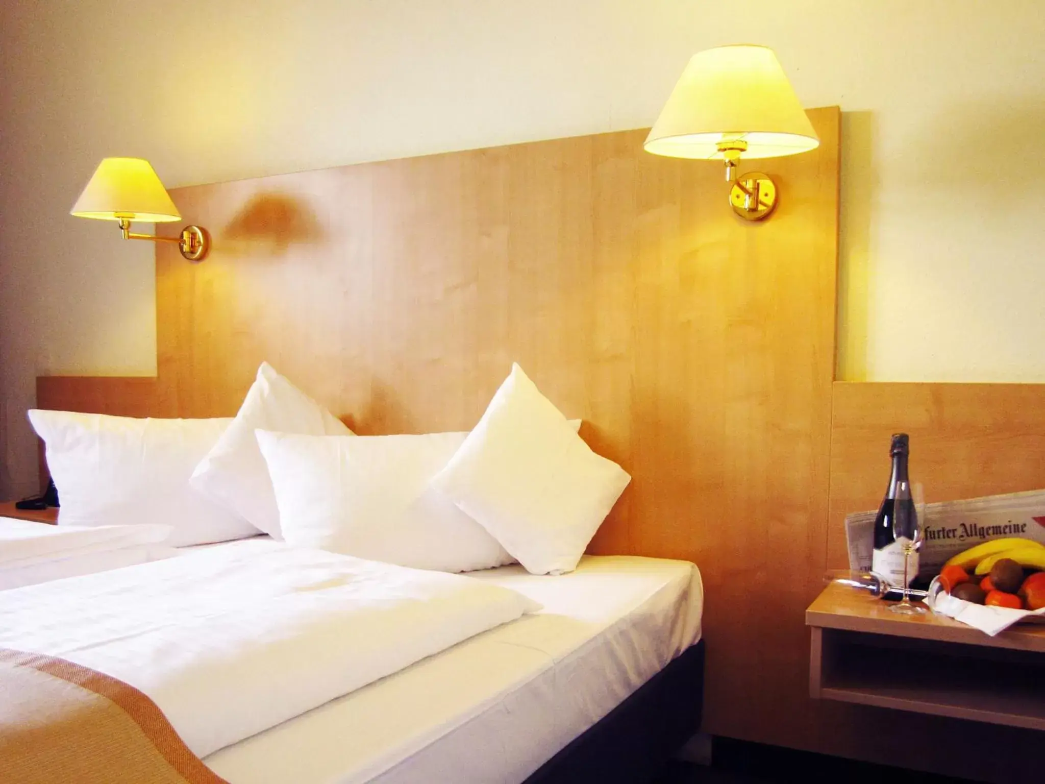 Bed in Motel Frankfurt