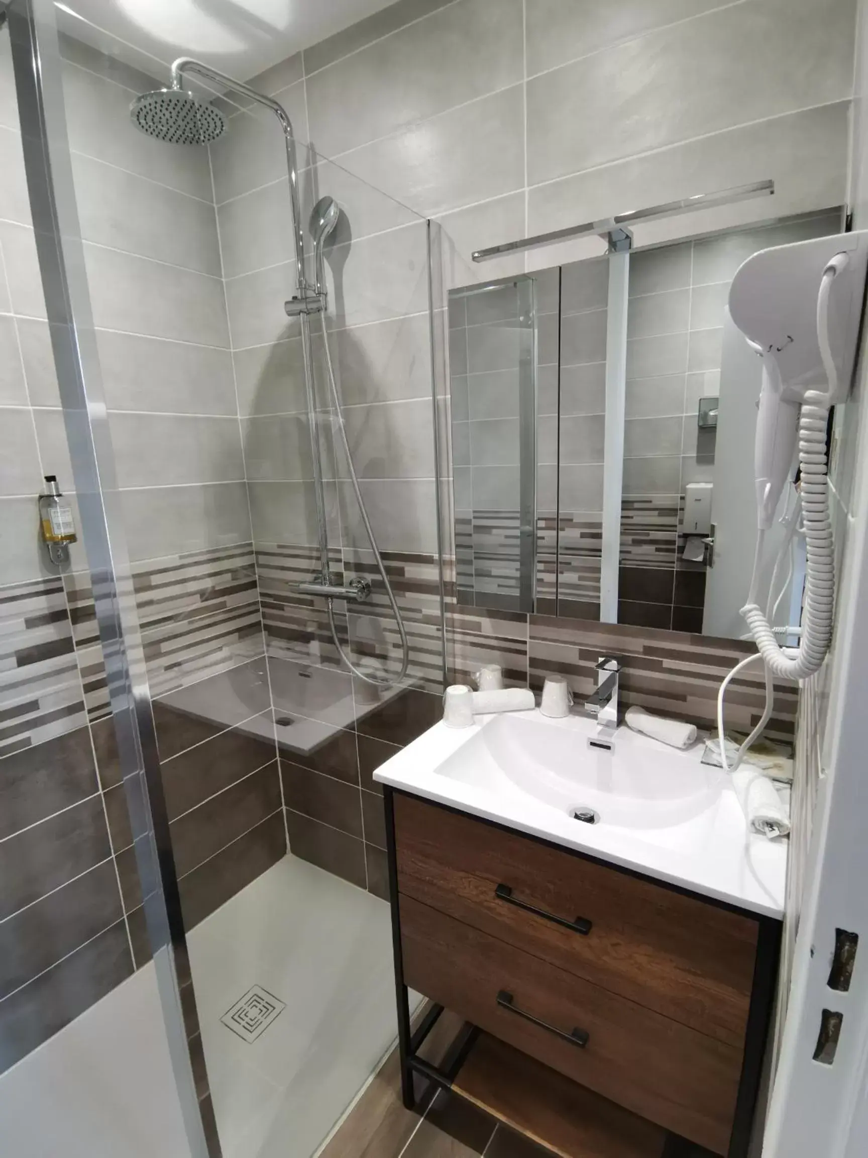 Property building in Logis Hotel Le Cerf Property building in Logis Hotel Le Cerf