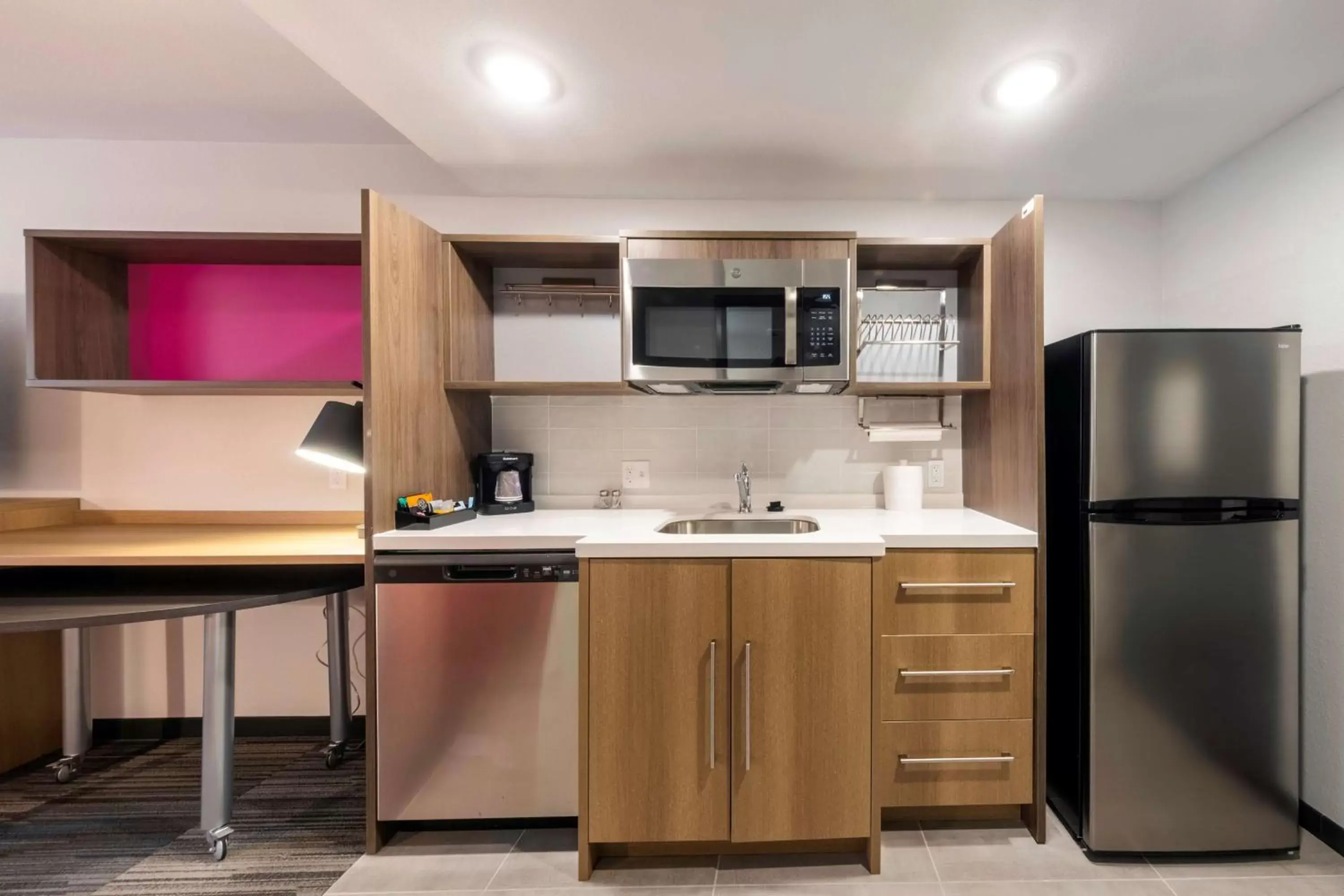 Bedroom, Kitchen/Kitchenette in Home2 Suites By Hilton Portland Hillsboro